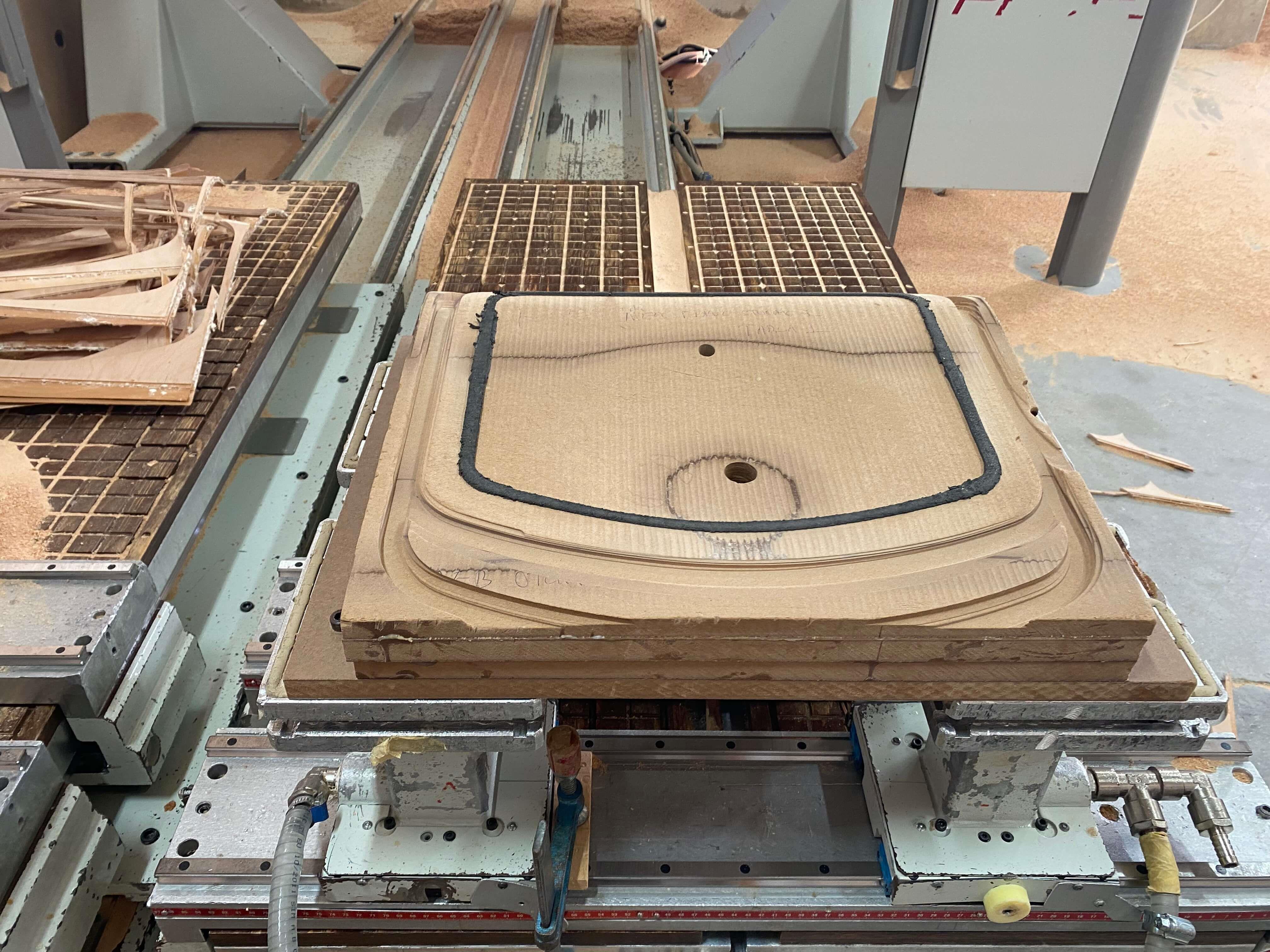 Pade Uni 5 Spin 5 Eksen Cnc Makinesi (2005)