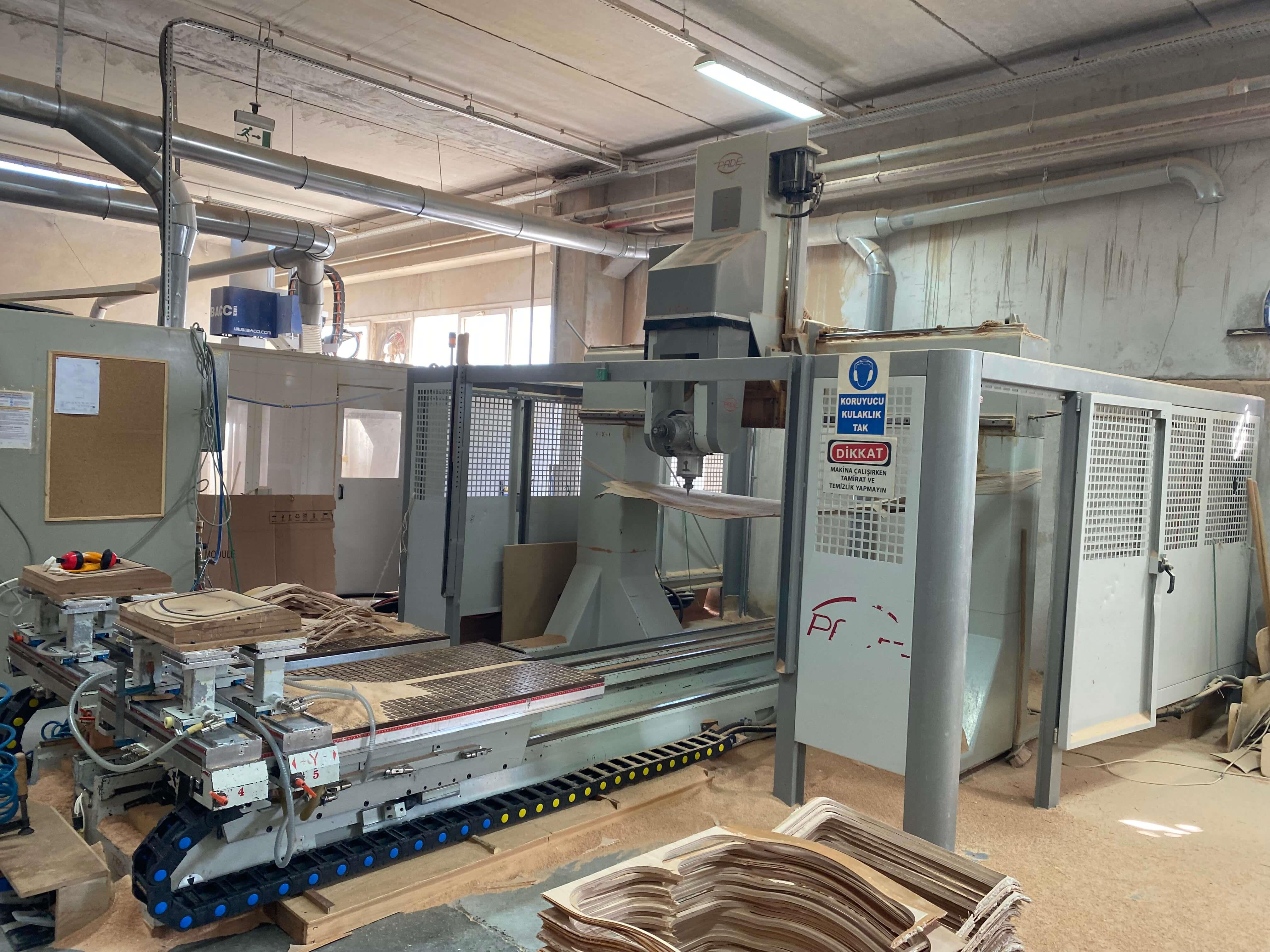 Pade Uni 5 Spin 5 Eksen Cnc Makinesi (2005)