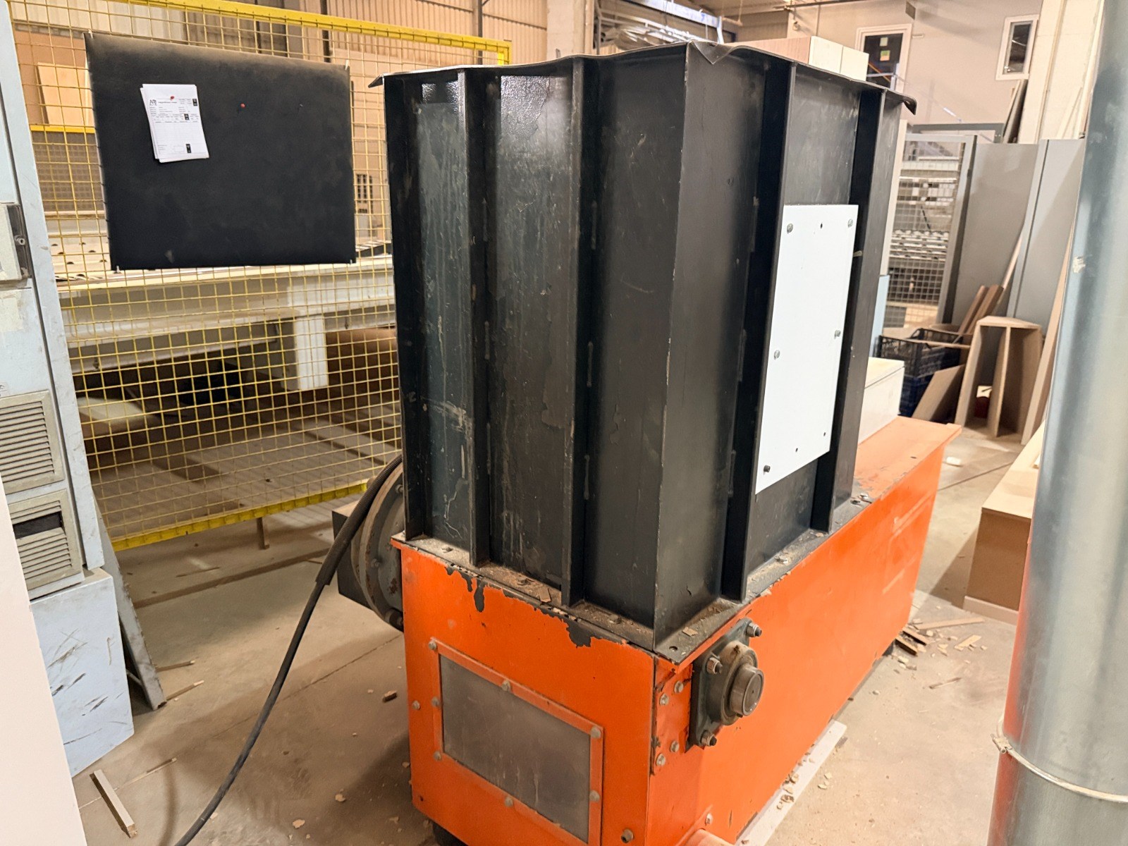 Panel Ebatlama Yanı Sunta Kırıcı Makinesi