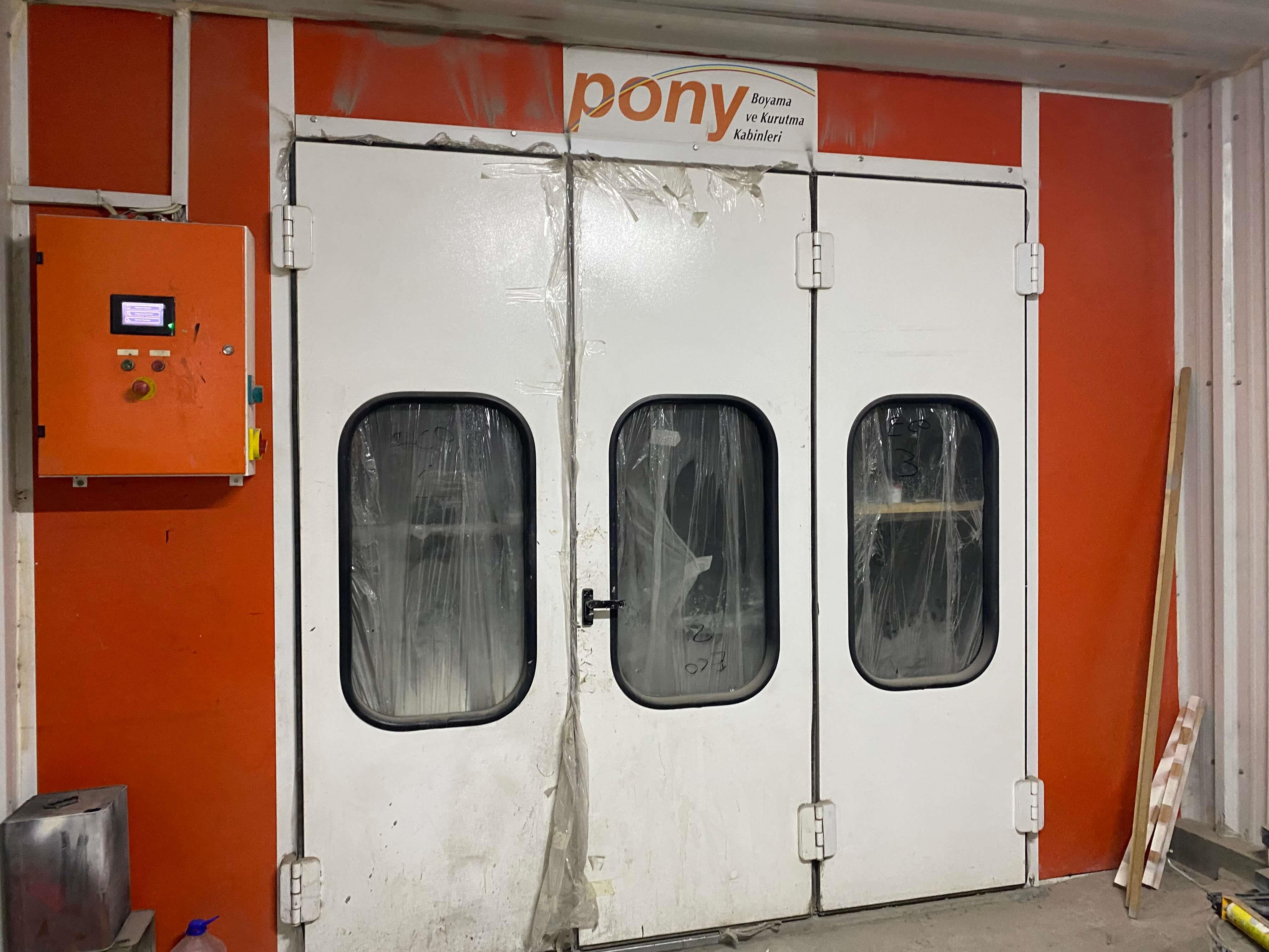Pony 6,00 * 3,80 Cm. Boya Atım Kabini