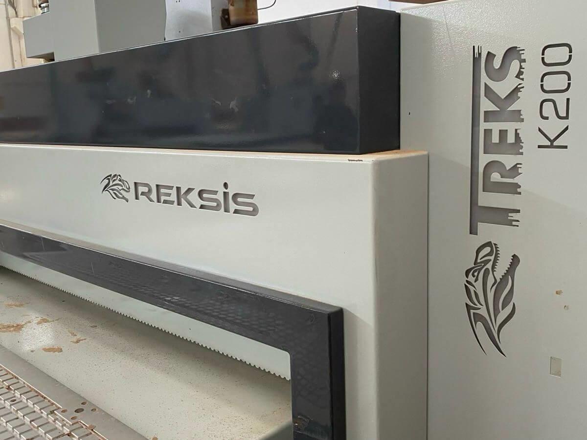 Reksis 2137 Treks K200 Otomatik Süpürme Boşaltmalı Düz Tabla Cnc Makinesi (2021)