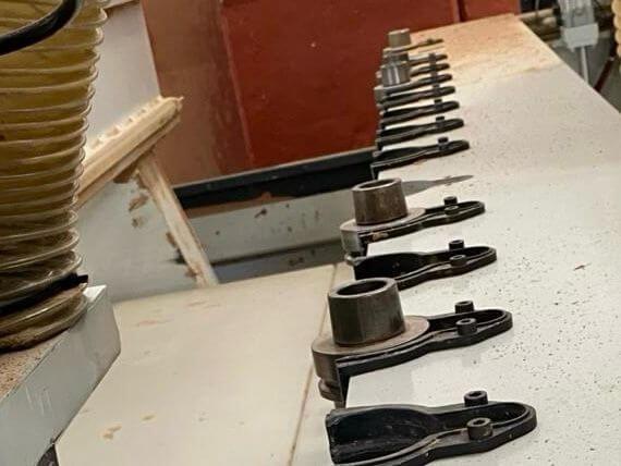 Reksis 2137 Treks K200 Otomatik Süpürme Boşaltmalı Düz Tabla Cnc Makinesi (2021)
