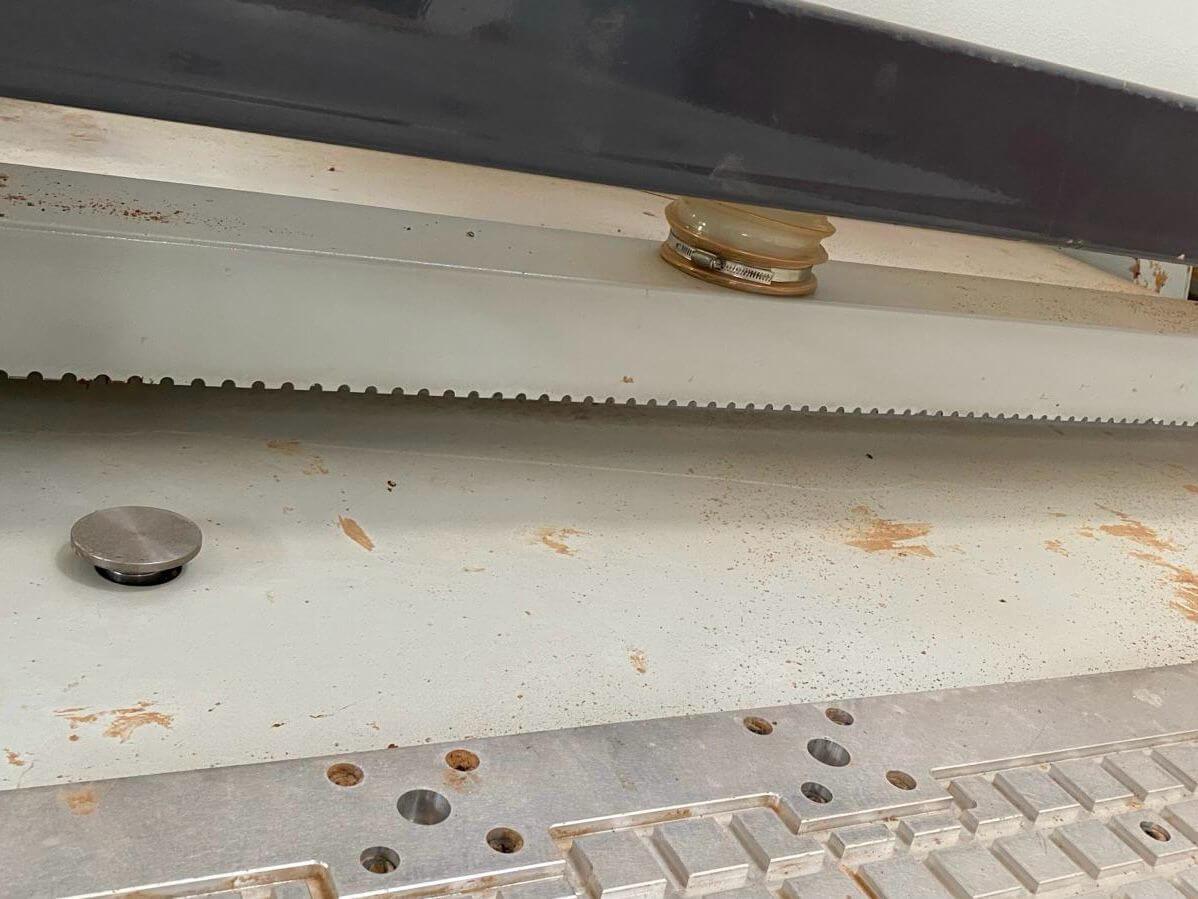 Reksis 2137 Treks K200 Otomatik Süpürme Boşaltmalı Düz Tabla Cnc Makinesi (2021)