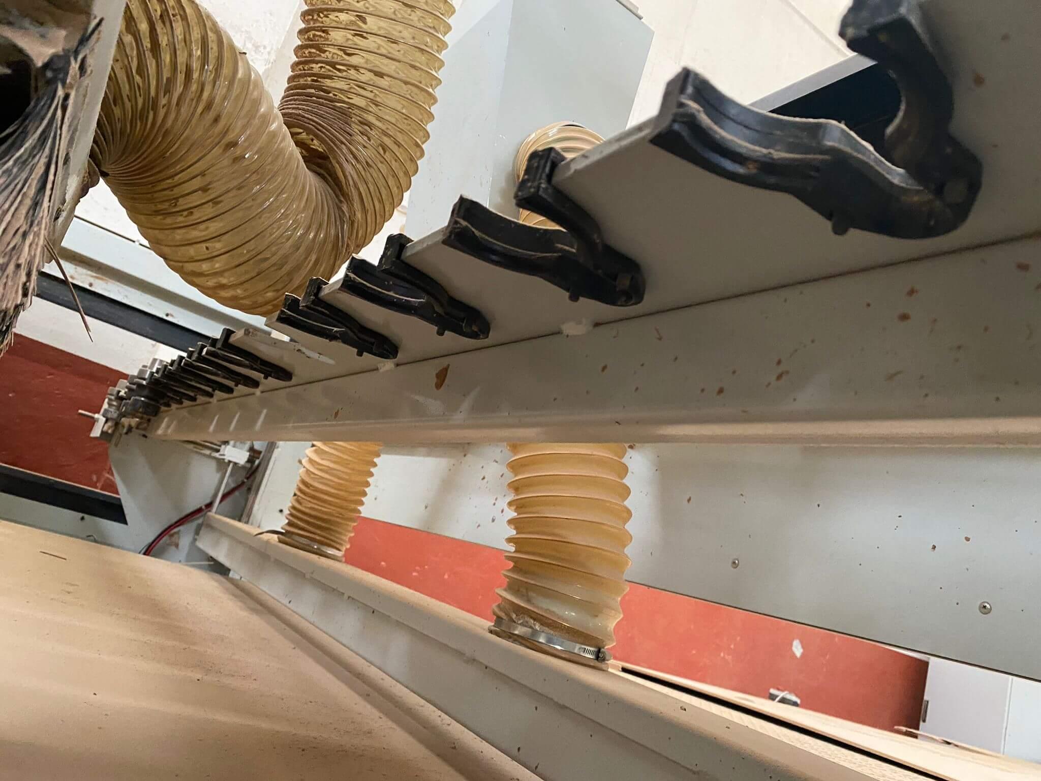 Reksis 2137 Treks K200 Otomatik Süpürme Boşaltmalı Düz Tabla Cnc Makinesi (2021)