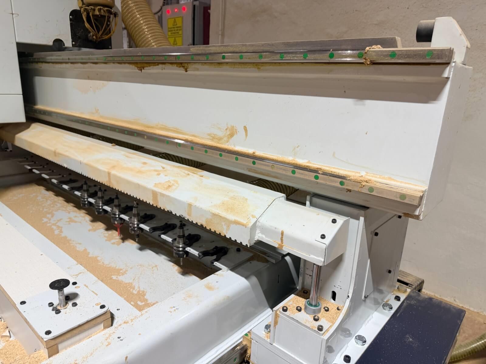 Reksis Rekspeed 2136 Düz Tabla Süpürmeli Cnc Makinesi (2023)