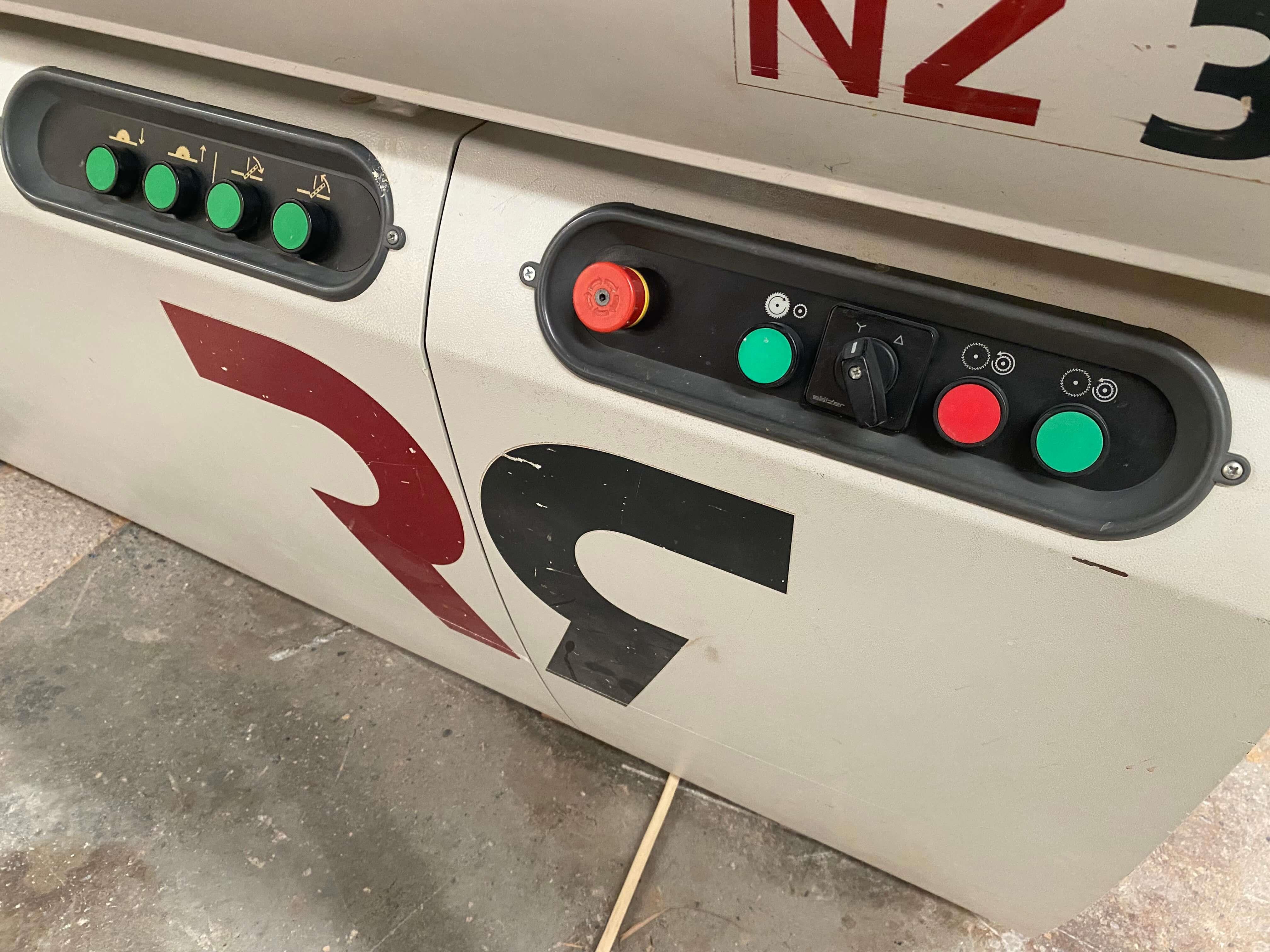 Robland Nz 3200 Çizicili Yatar Daire Kesim Testere Makinesi (2010)