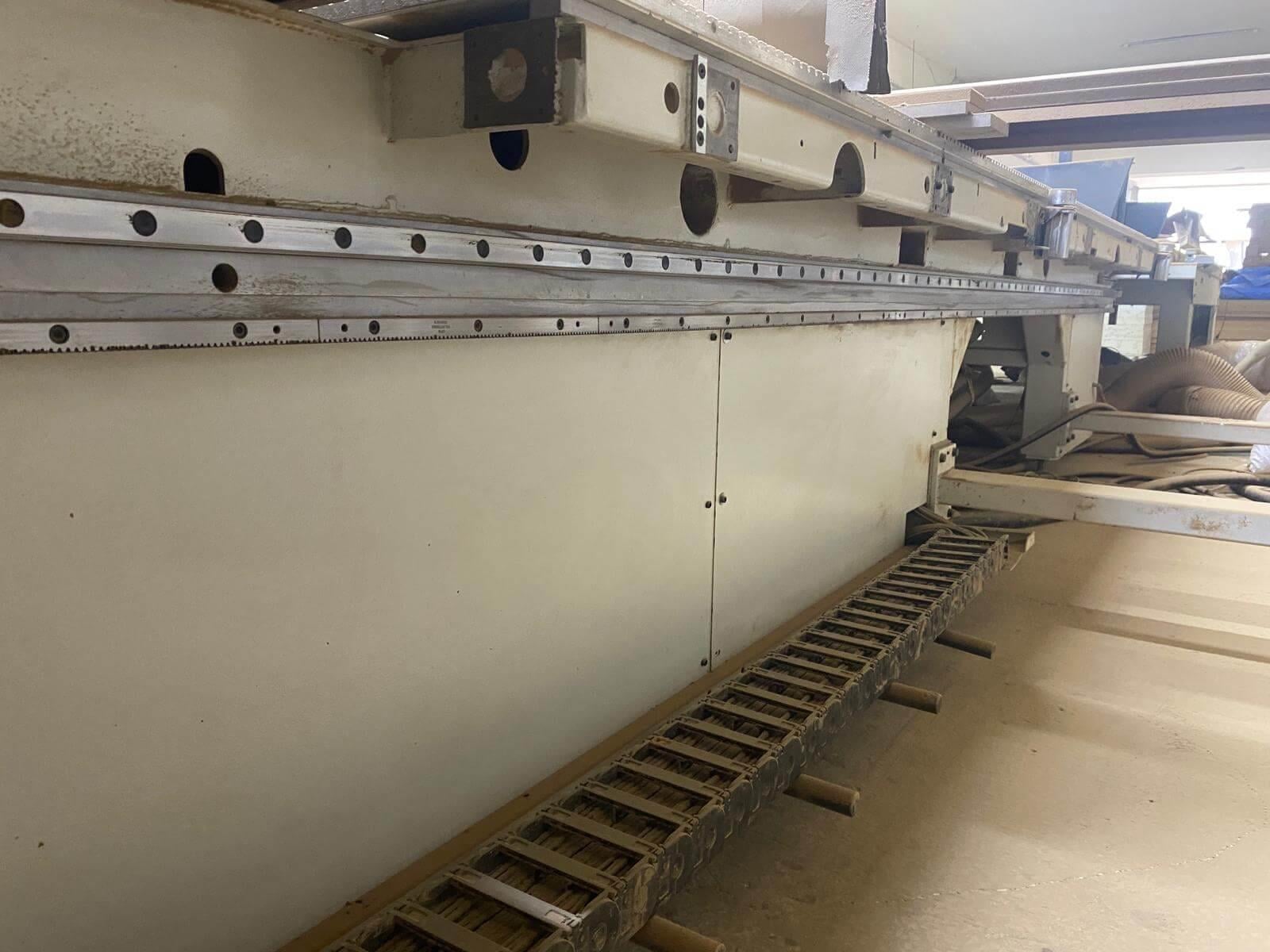 Scm Morbidelli Universal 4322 Yükleme Boşaltmalı Düz Tabla Cnc Router Makinesi (2017)