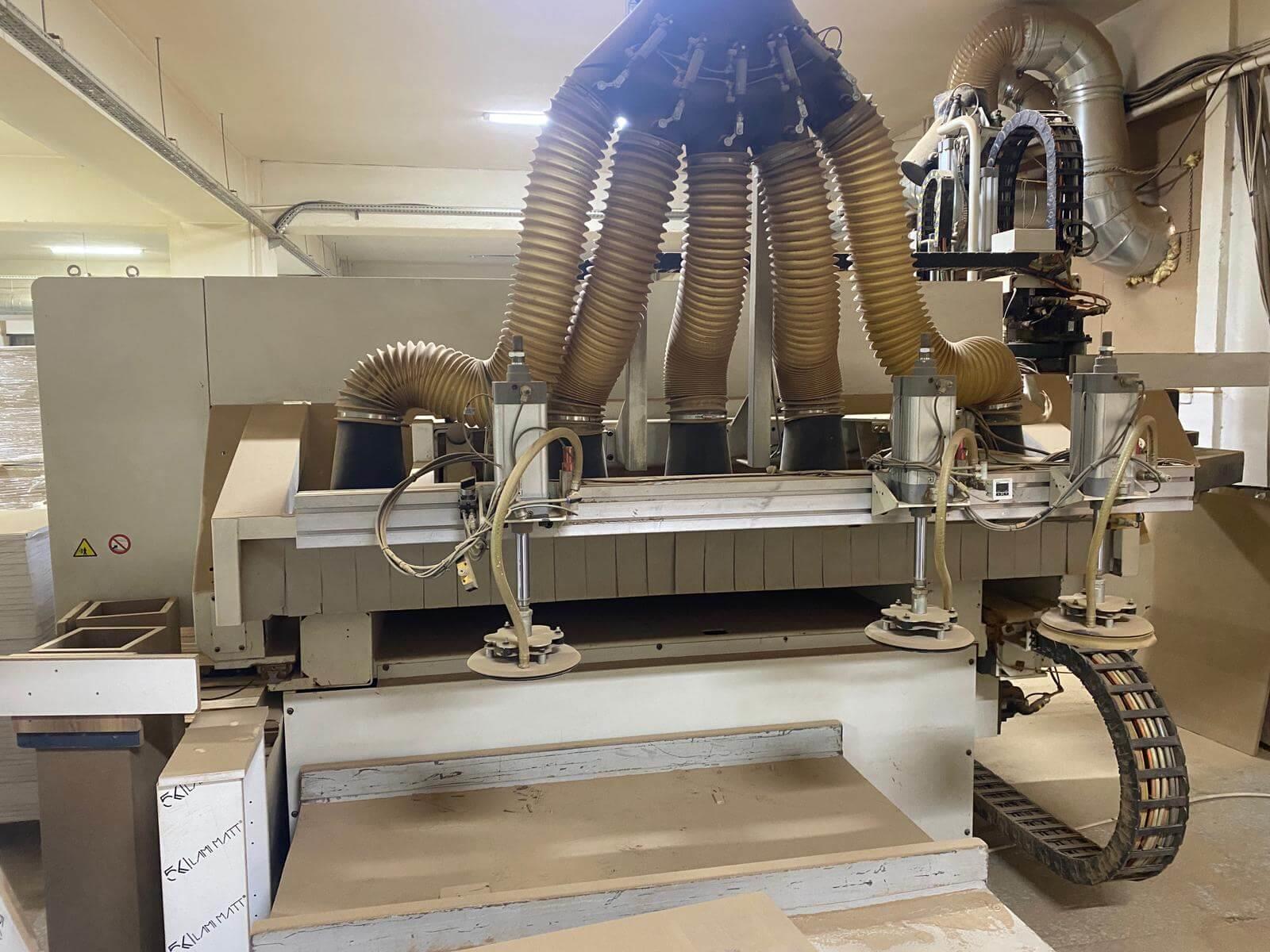 Scm Morbidelli Universal 4322 Yükleme Boşaltmalı Düz Tabla Cnc Router Makinesi (2017)