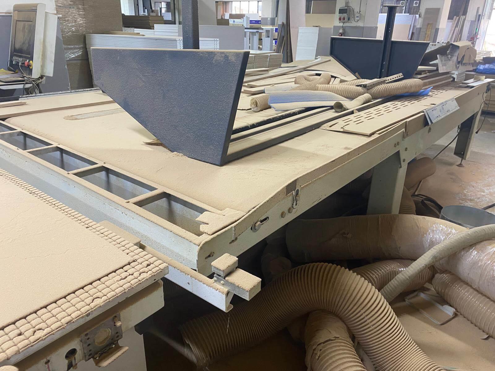 Scm Morbidelli Universal 4322 Yükleme Boşaltmalı Düz Tabla Cnc Router Makinesi (2017)