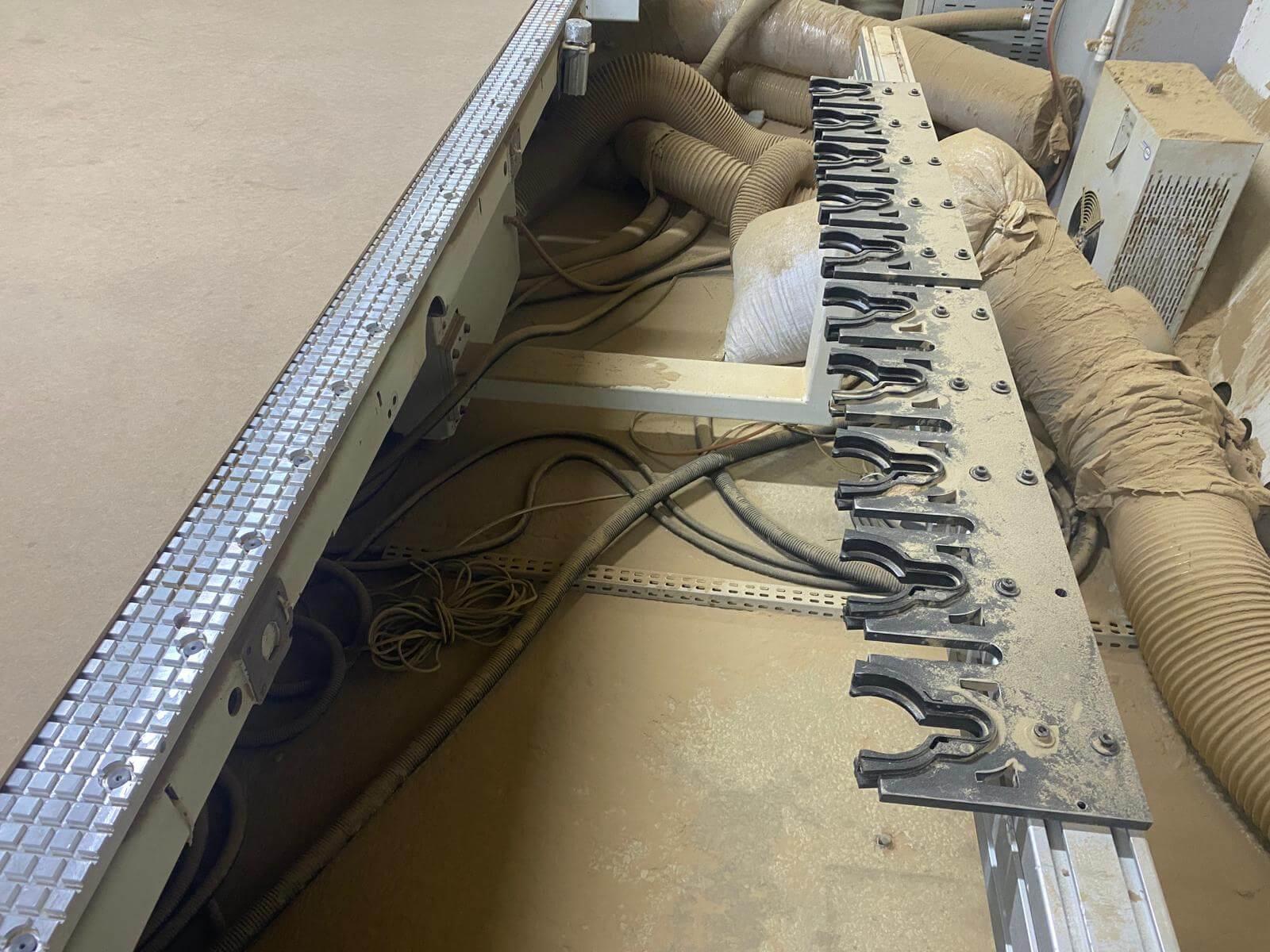 Scm Morbidelli Universal 4322 Yükleme Boşaltmalı Düz Tabla Cnc Router Makinesi (2017)