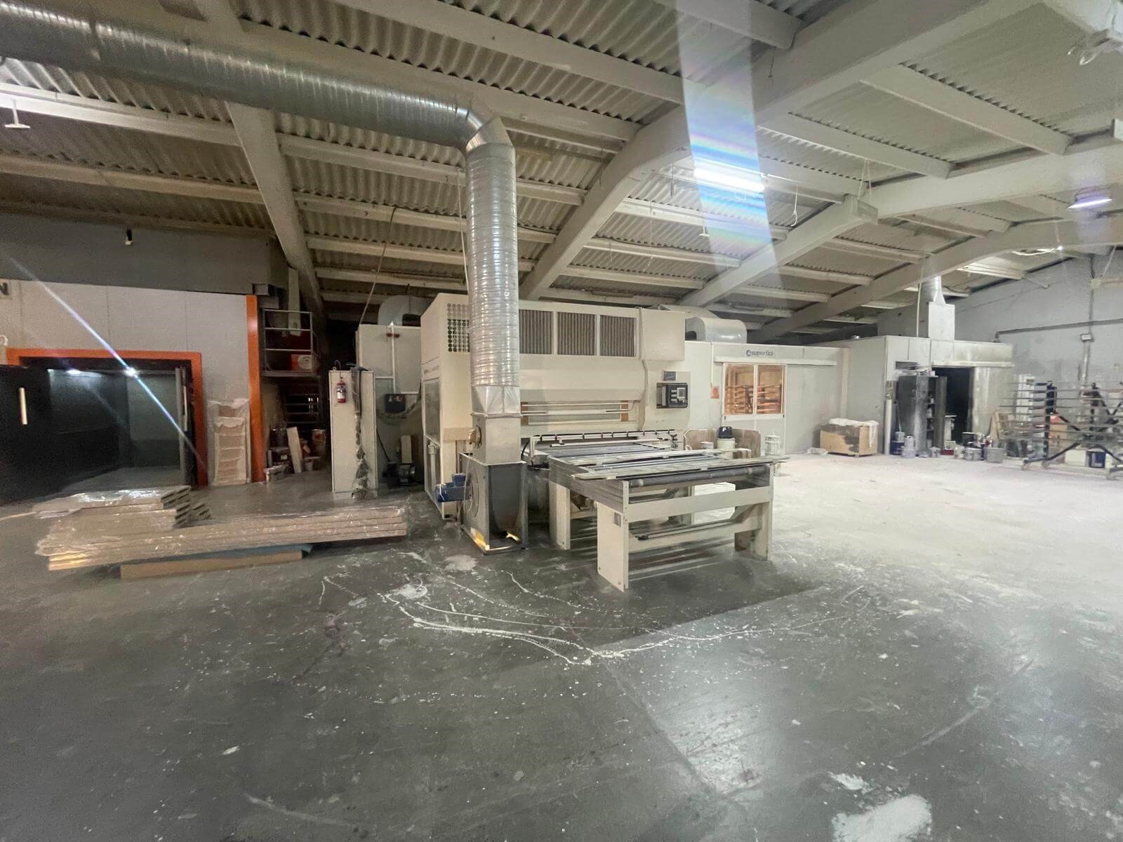 SCM Superfici Compact Spray Gls Kurutma Odalı Boya Atım Kabini (2013)