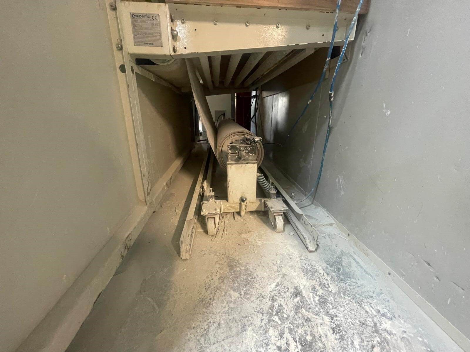SCM Superfici Compact Spray Gls Kurutma Odalı Boya Atım Kabini (2013)