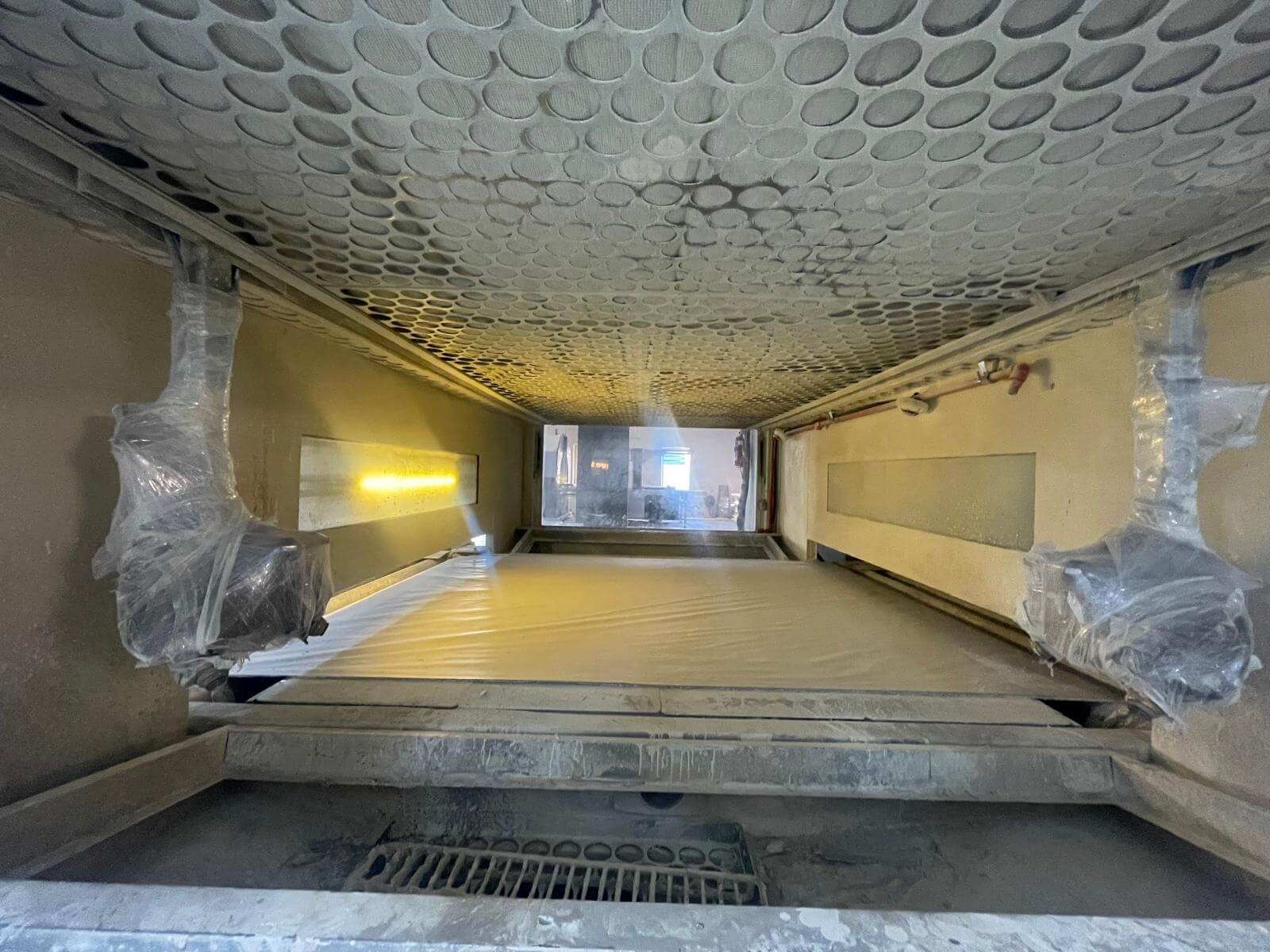 SCM Superfici Compact Spray Gls Kurutma Odalı Boya Atım Kabini (2013)