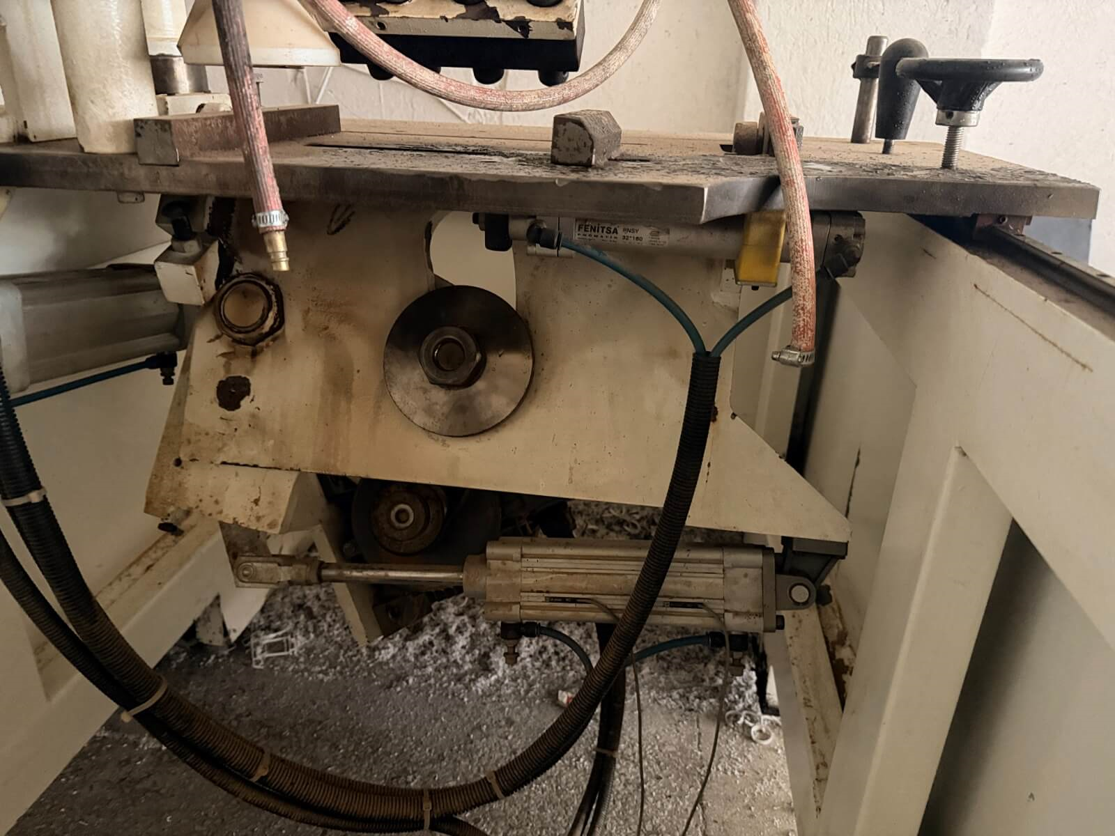 SERMAK St 2300 Kasa 45 Kesme Gönye ve Delik Makinesi