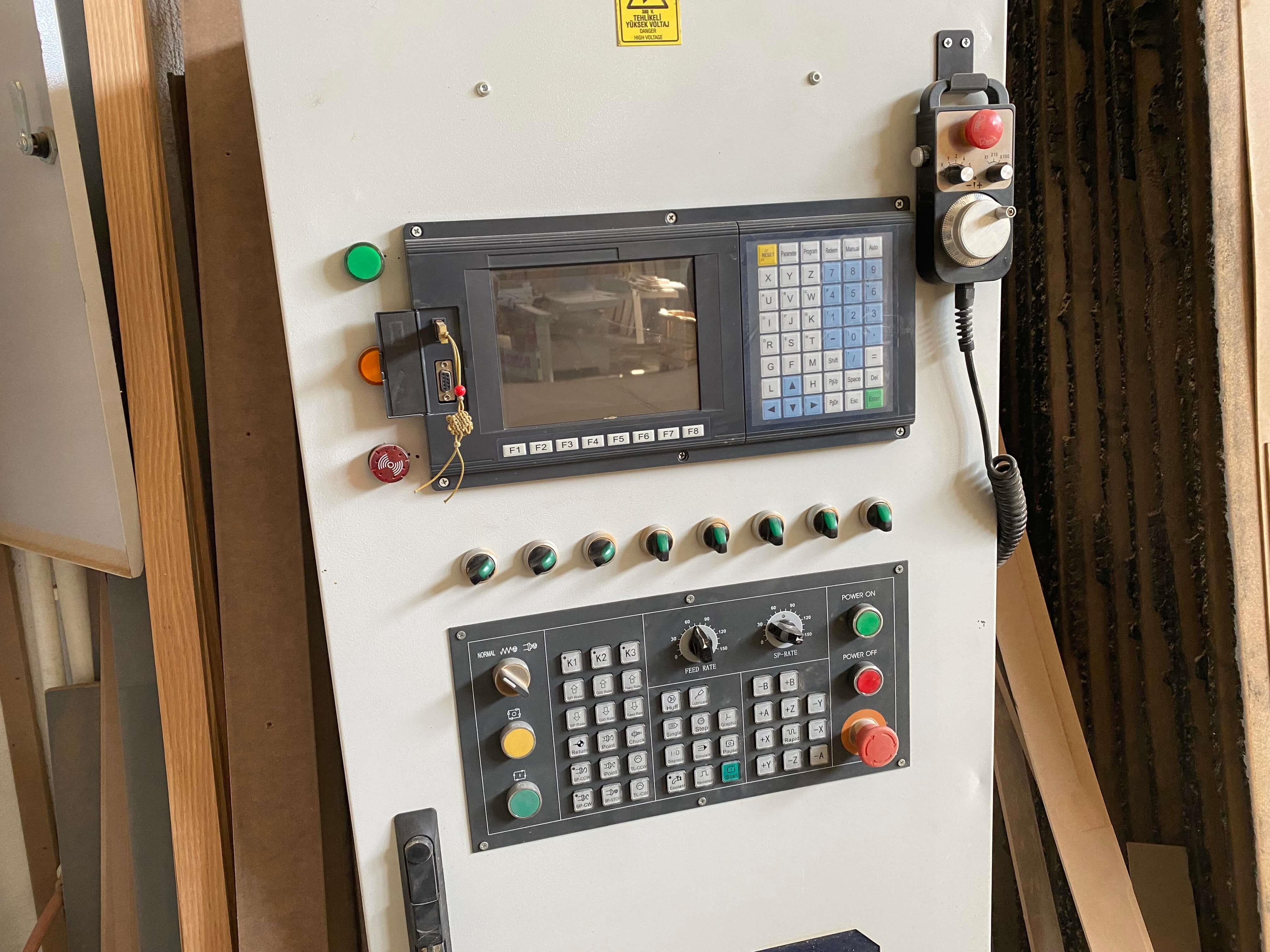 Smart Woodmax 2137 Süpürme Boşaltmalı Düz Tabla Cnc Makinesi (2021)
