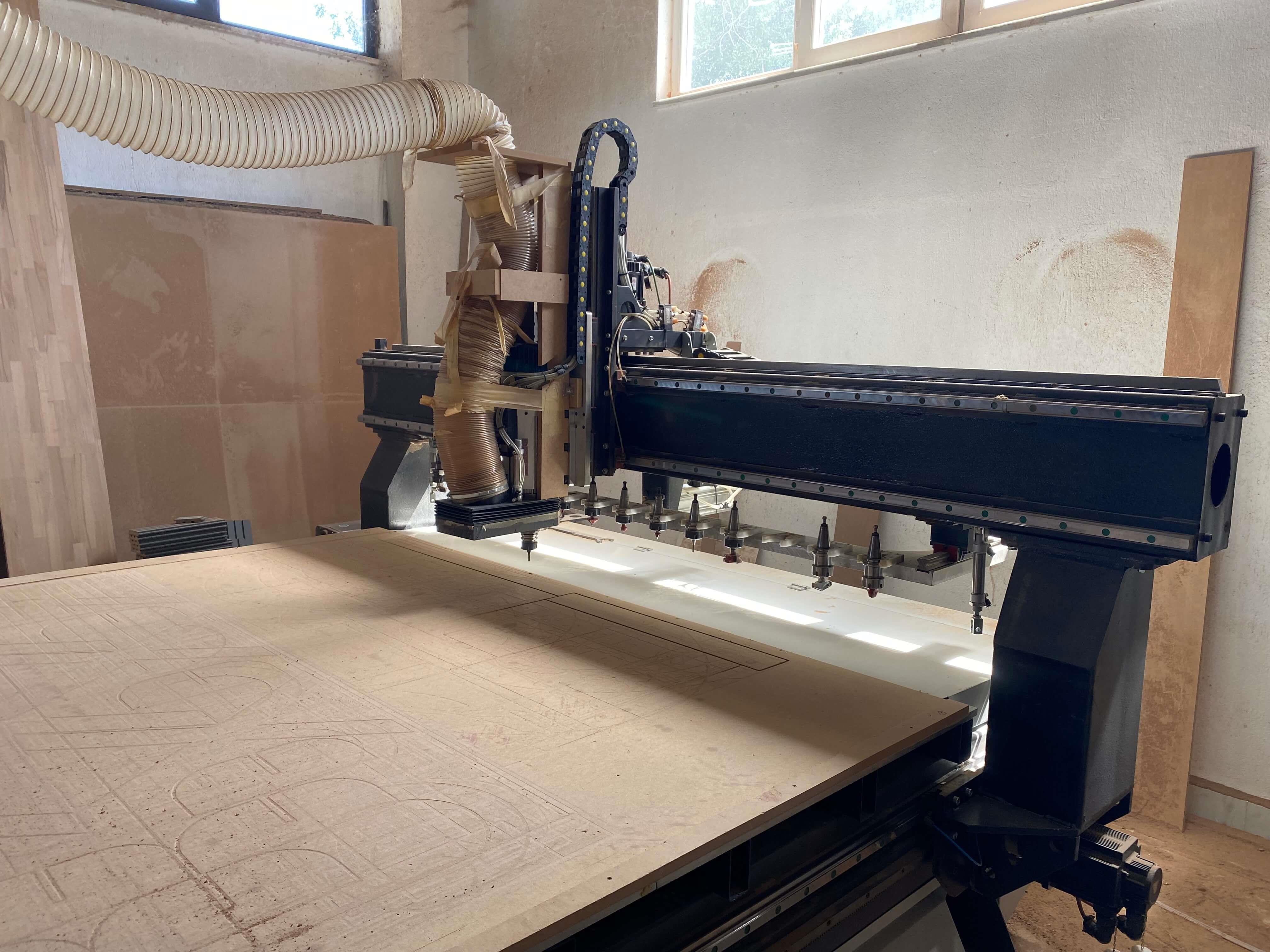 Smart Woodmax 2137 Süpürme Boşaltmalı Düz Tabla Cnc Makinesi (2021)