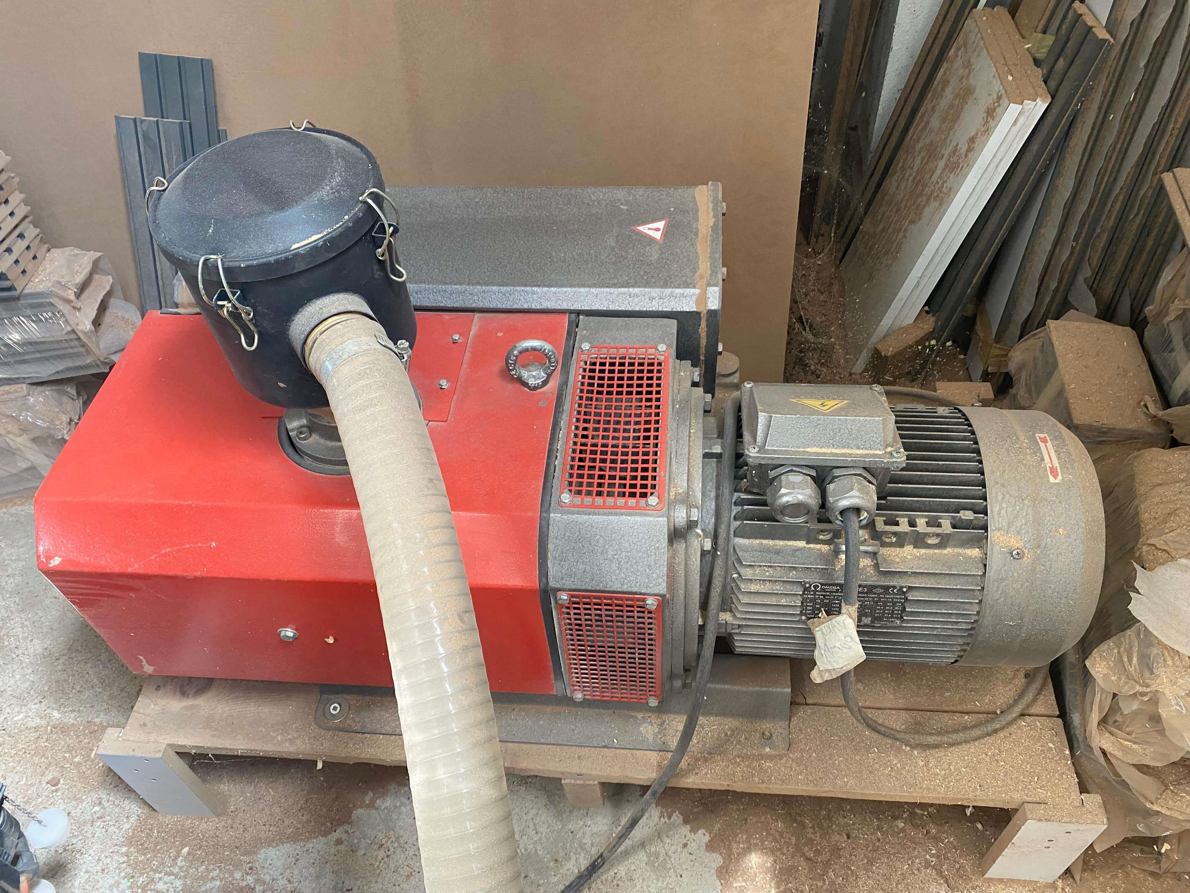 Smart Woodmax 2137 Süpürme Boşaltmalı Düz Tabla Cnc Makinesi (2021)