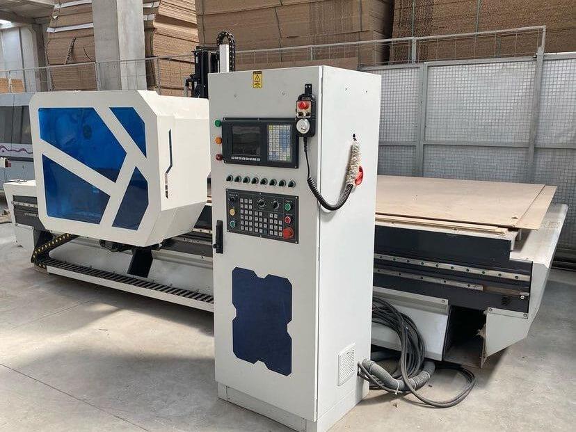 Smart Woodmax 2137 Süpürme Boşaltmalı Düz Tabla Cnc Makinesi (2021)