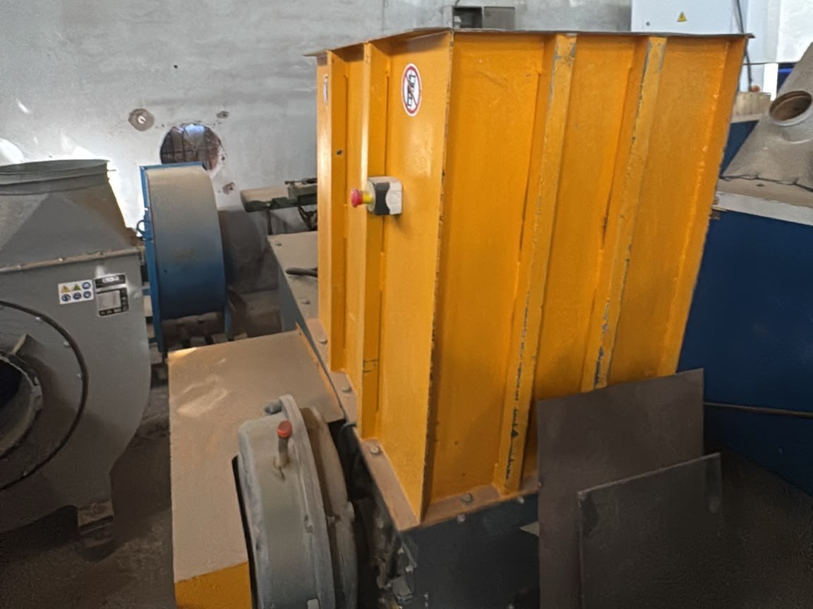 TİMSAN Tms 635 Sunta Mdf Ebatlama Yanı Odun Kırıcı