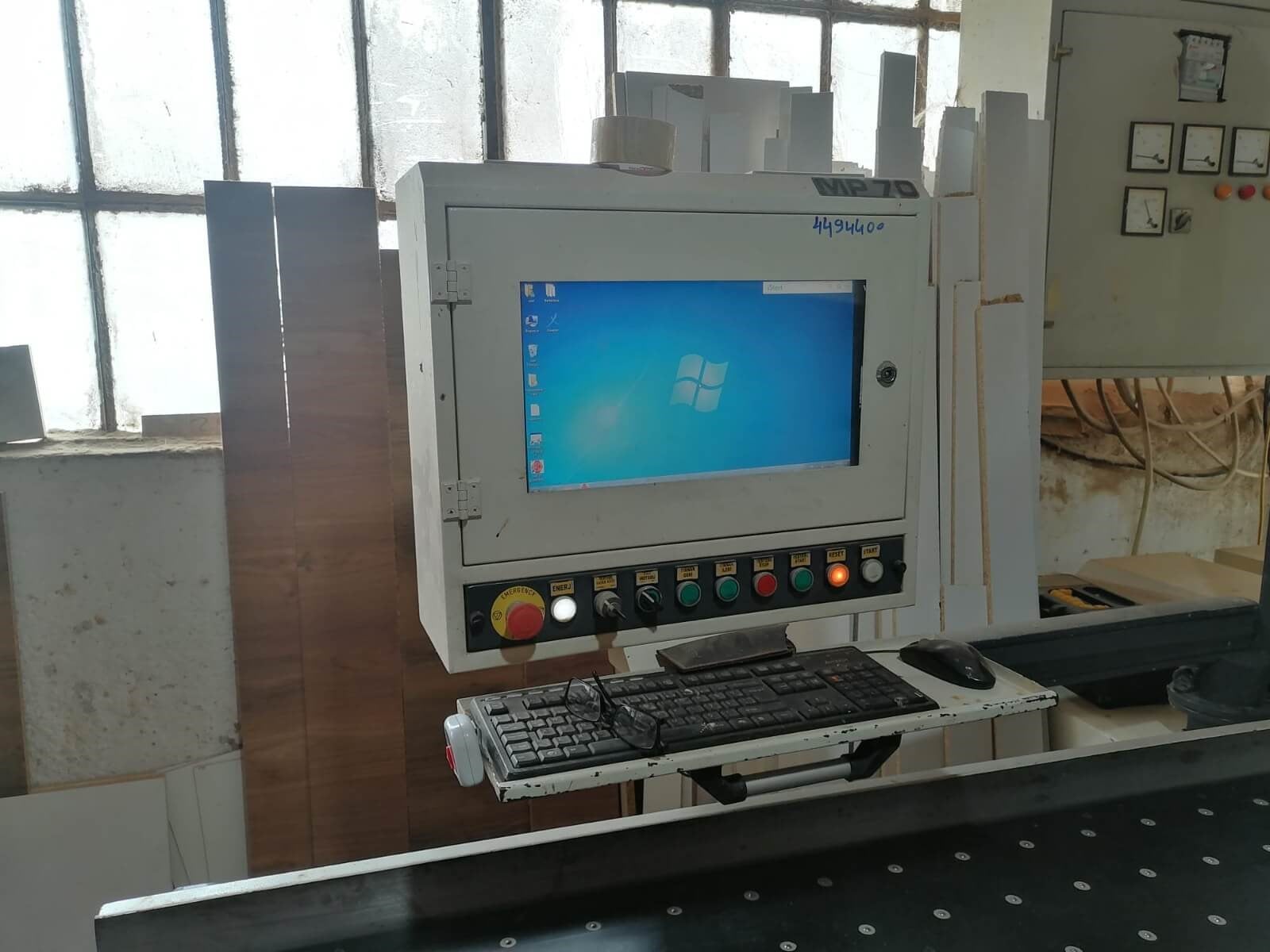 TÖRK Mp 70 Panel Ebatlama Makinesi (2012)