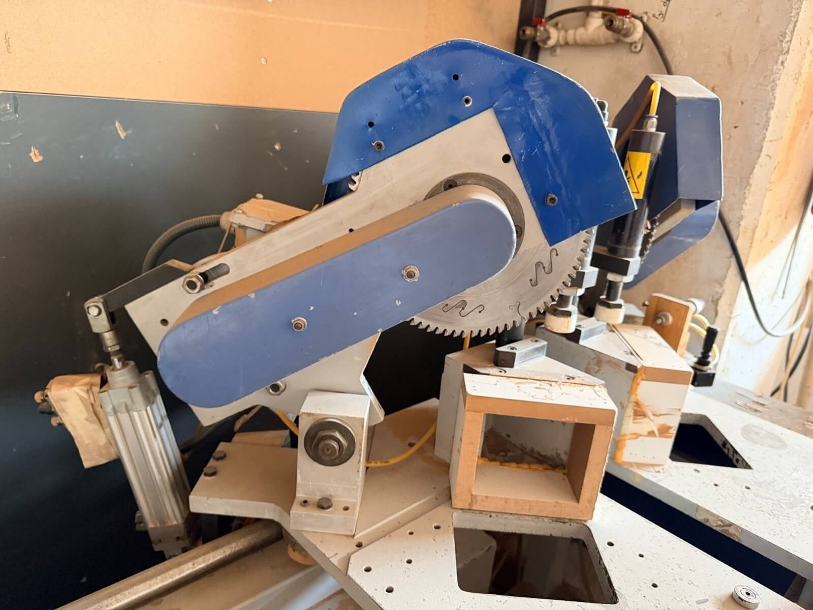 TOSKAR Woodmaster 200 Profil Kesme Makinesi