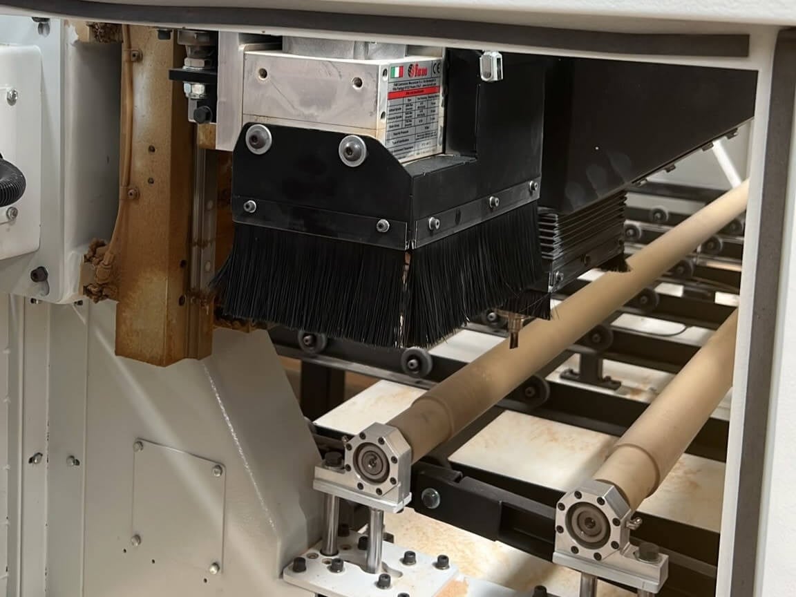 VİGOR 2136 Yükleme, Boşaltma, Delik, Baskı ve Etiketli Düz Tabla Cnc Makinesi (2025)