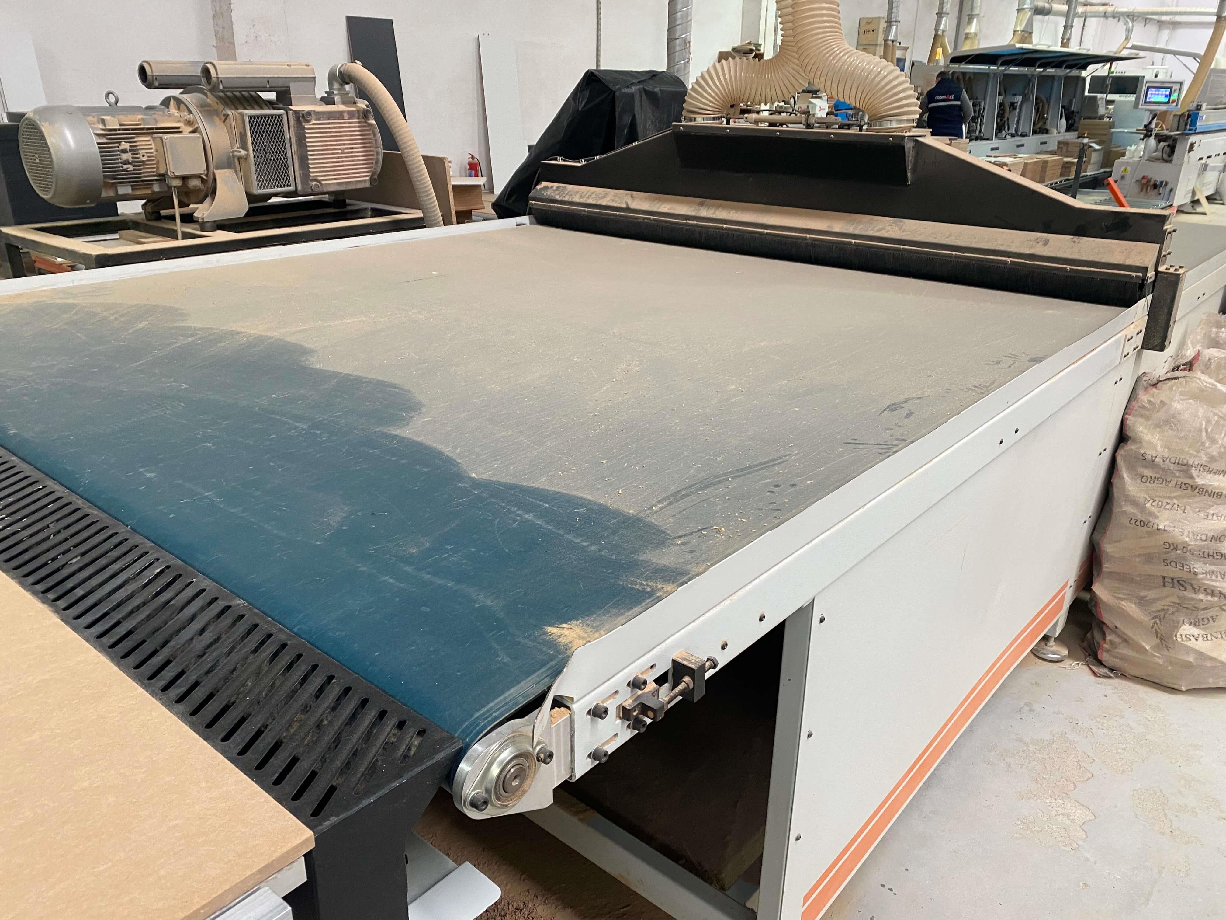 Vigor 2136 Yükleme Boşaltmalı Cnc Makinesi (2021)