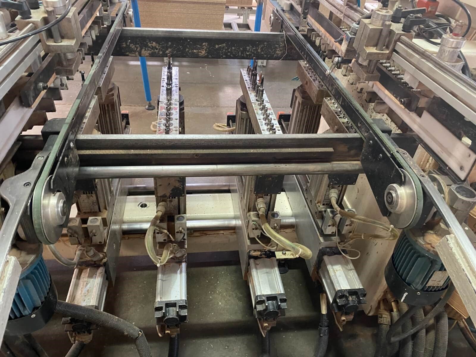 VİTAP Sigma 2 TA 4+2 Çoklu Hat Tipi Delik Makinesi (2001)