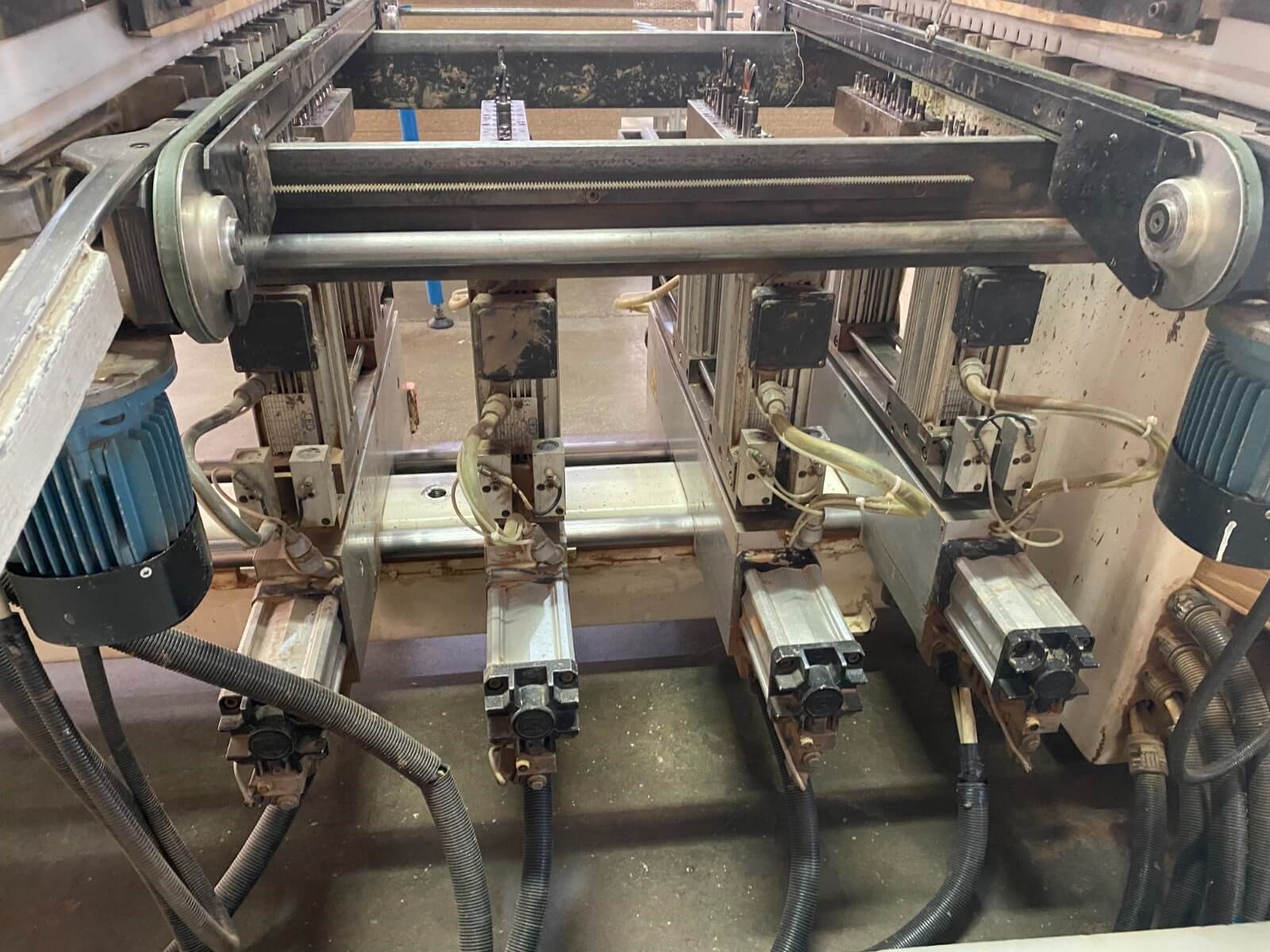 VİTAP Sigma 2 TA 4+2 Çoklu Hat Tipi Delik Makinesi (2001)