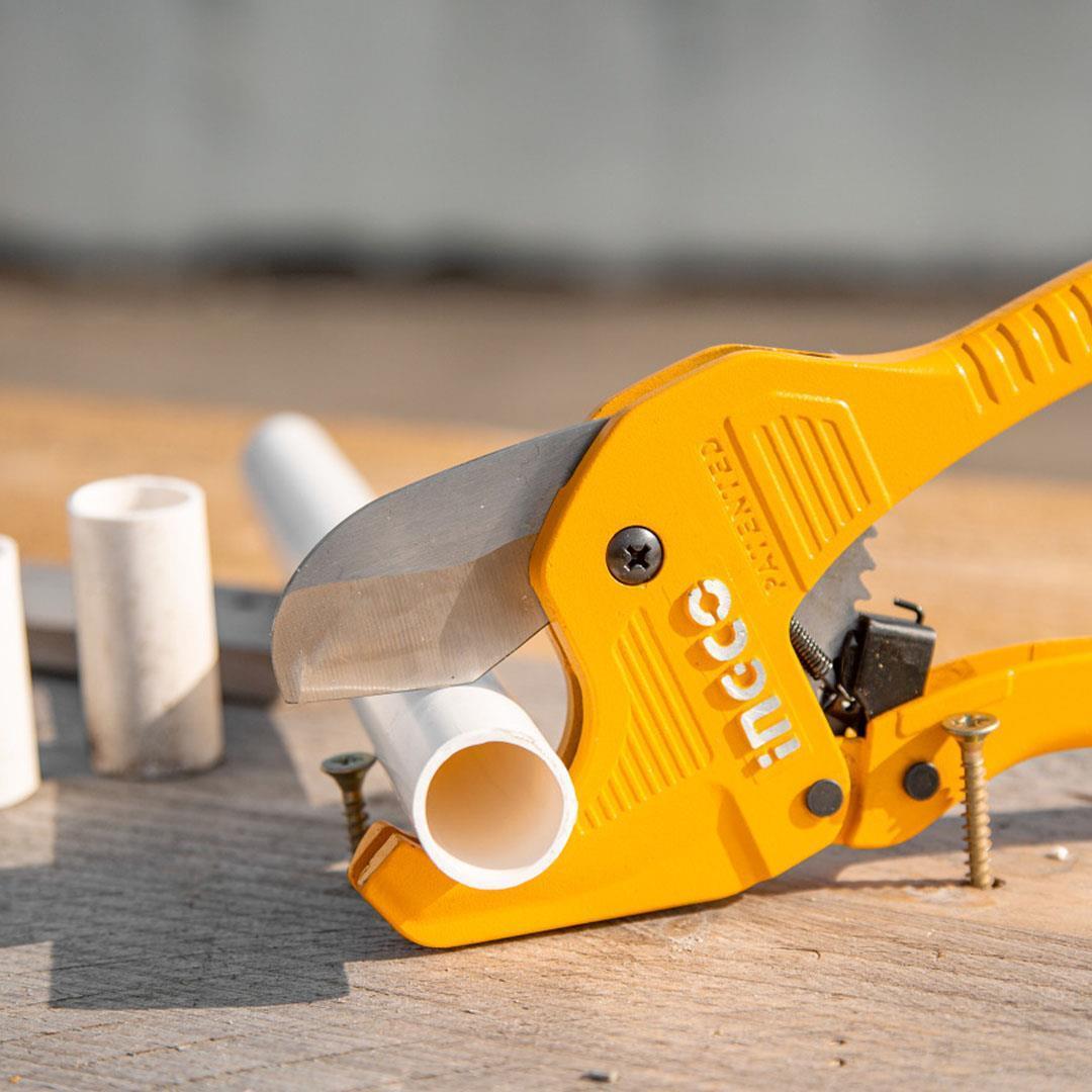 İNGCO OTOMATİK PVC BORU KESİCİ 193 MM HPCS05428