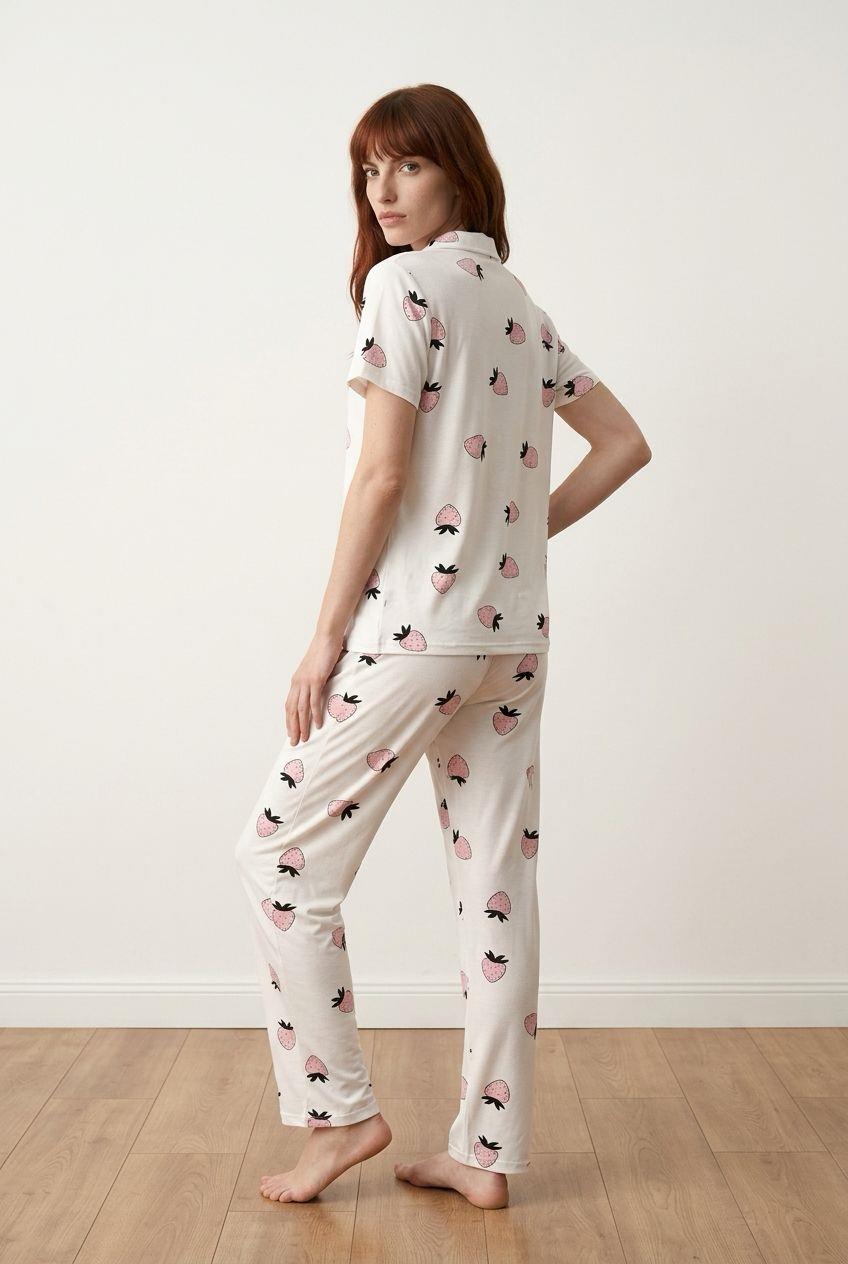 Düğmeli Pijama Takımı Çilek Beyaz