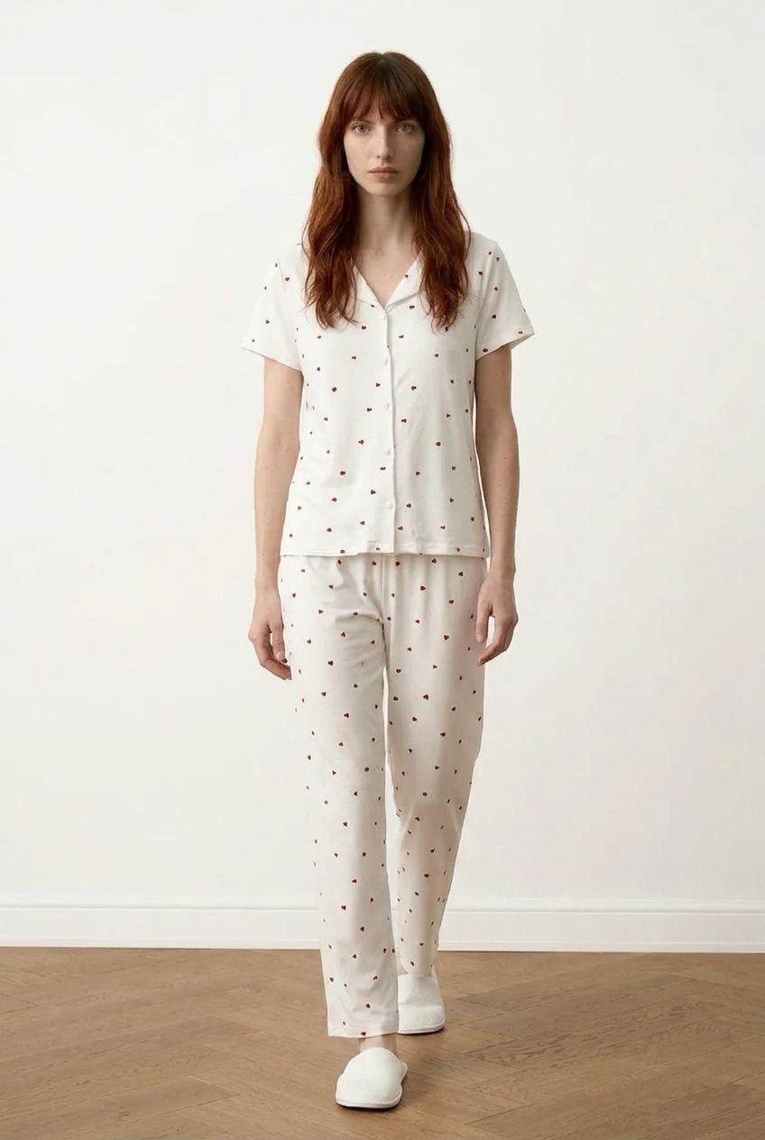 Düğmeli Şortlu Pijama Takımı Küçük Kalp Beyaz