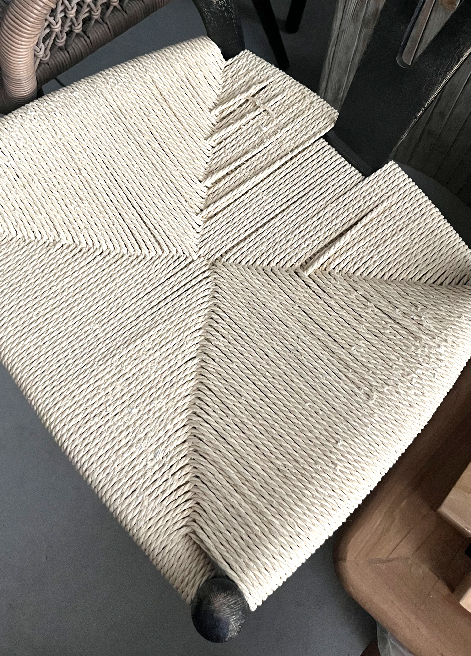 Artemia Siyah Sandalye