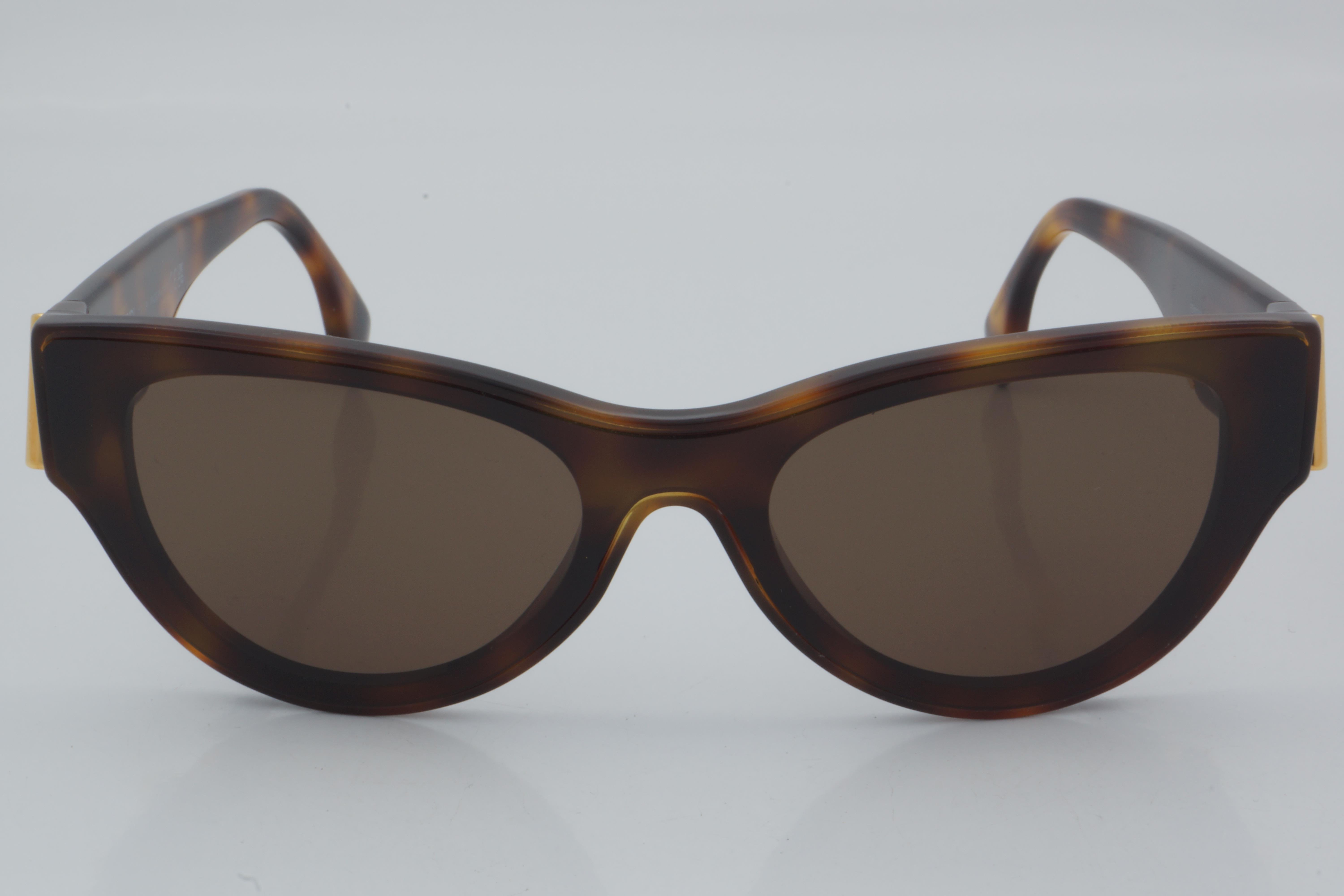 Fendi FE 40135I 53E 139 - 01 Güneş Gözlüğü