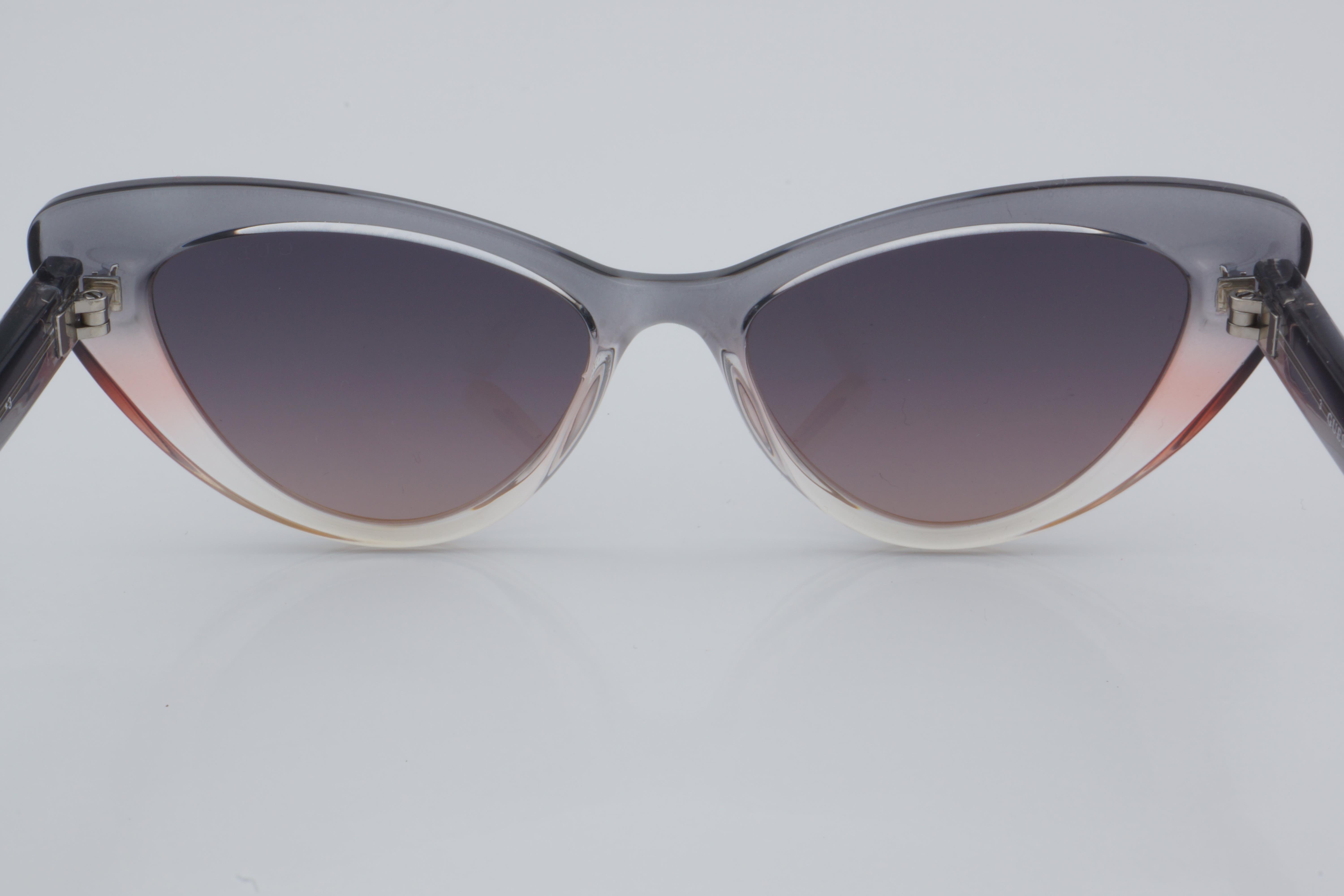GUESS GÜNEŞ GU 9216 20B 49 - 01 Güneş Gözlüğü