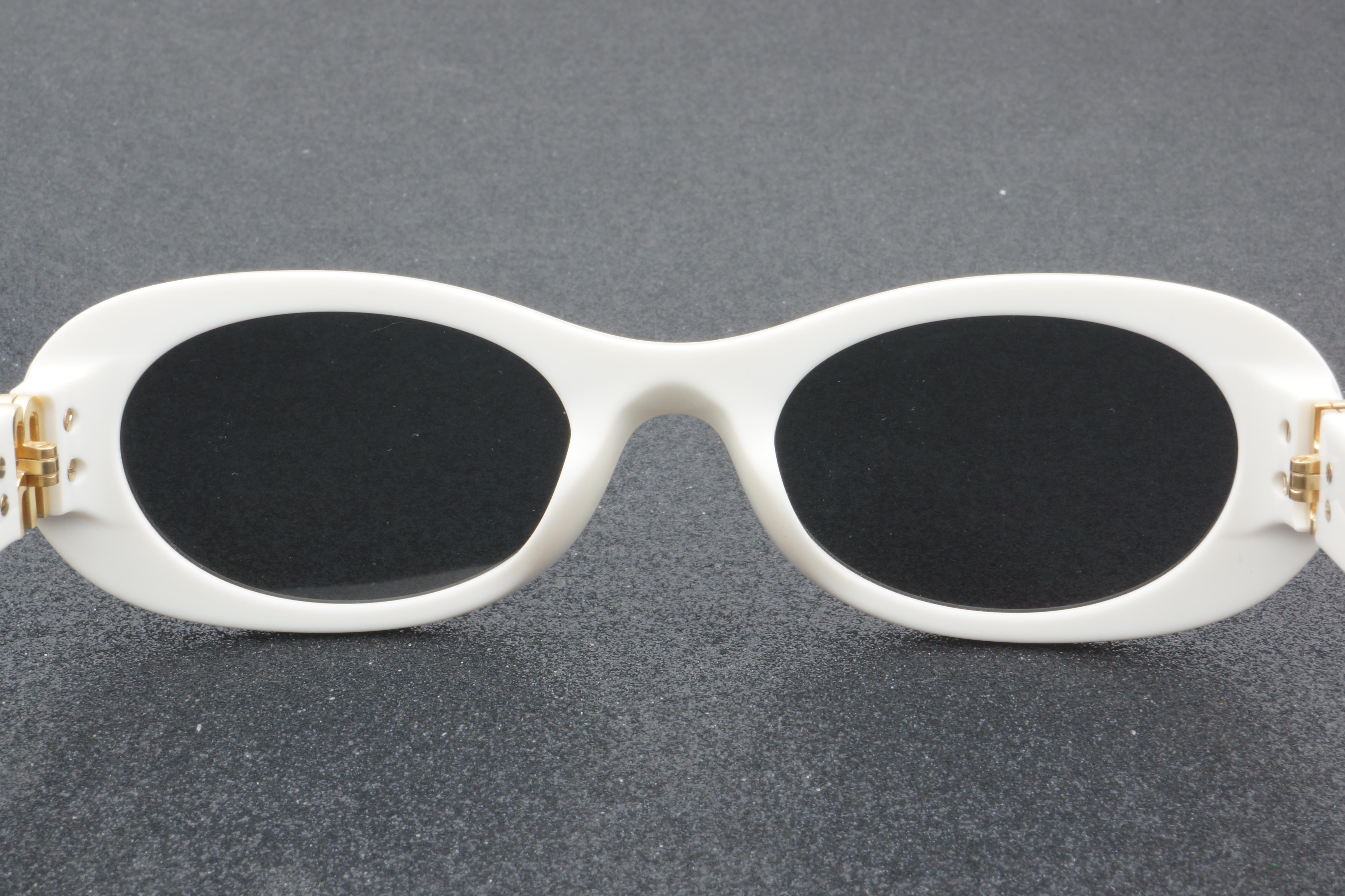Miu Miu SMU 06Z 142-5S0 50 - 01 Güneş Gözlüğü