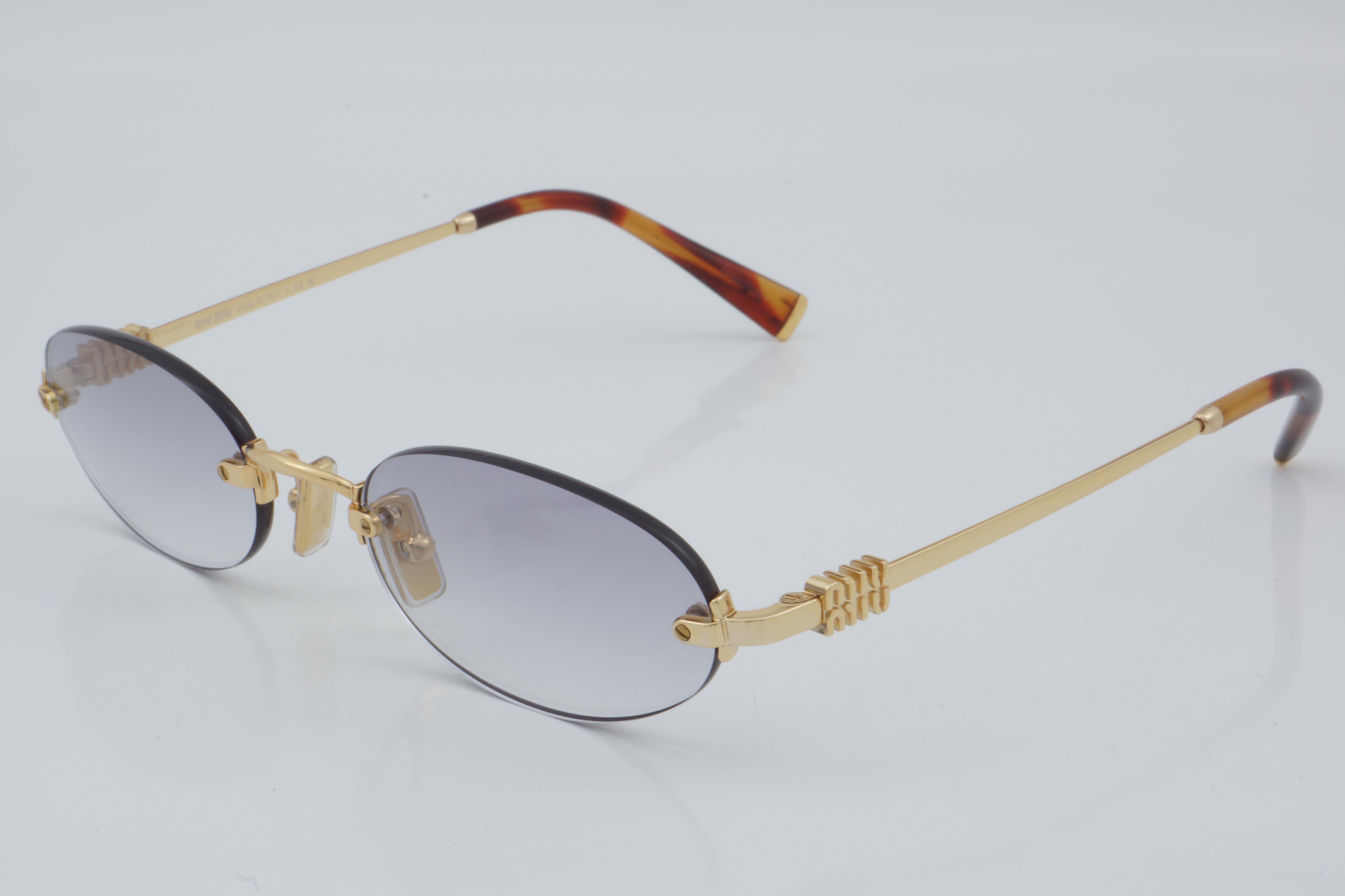 Miu Miu SMU A54 5AK-04O 51 - 01 Güneş Gözlüğü