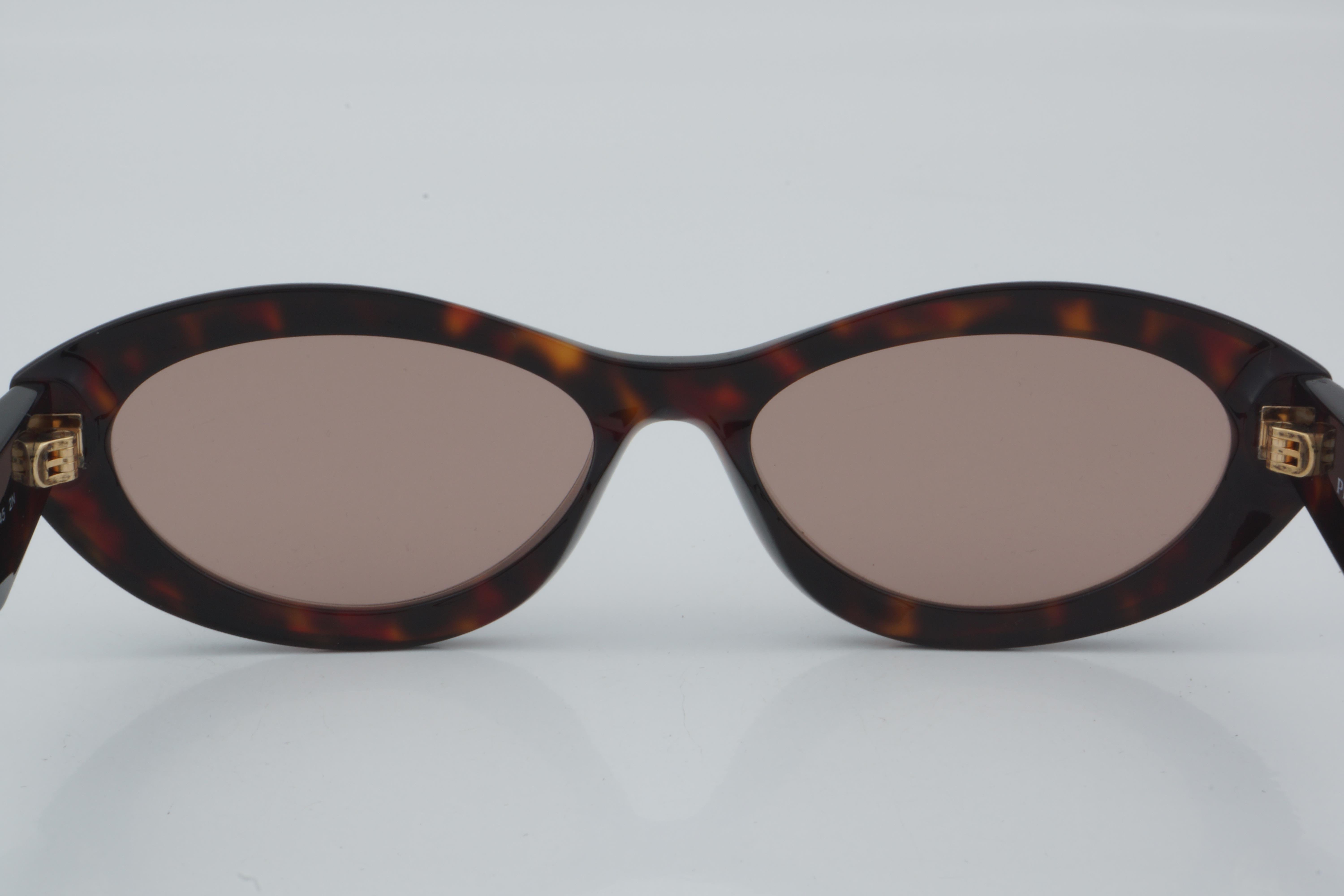 Prada SPR 26Z 17N-60B 55 - 01 Güneş Gözlüğü
