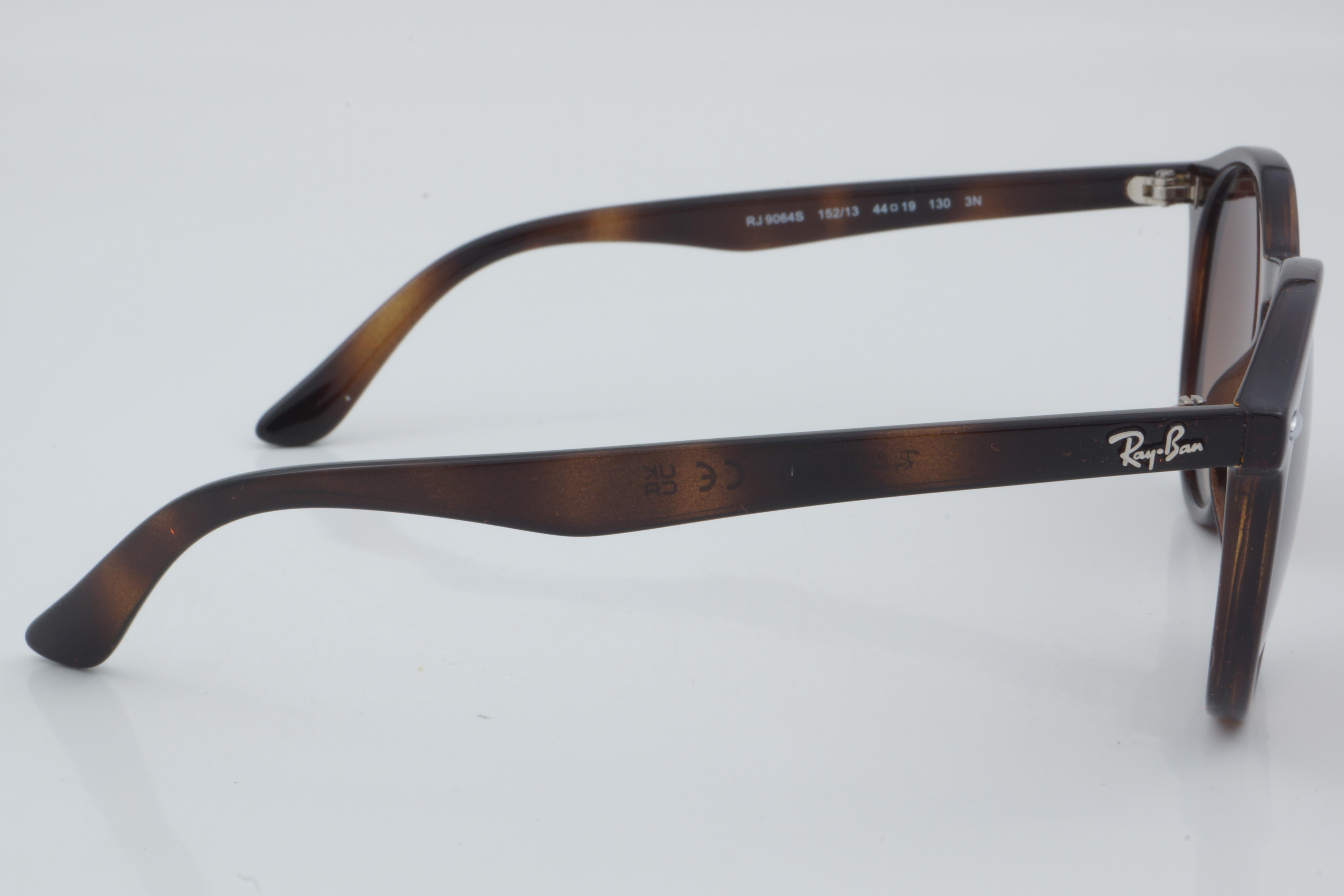 Ray-Ban RJ 9064S 152/13 44 - 01 Güneş Gözlüğü