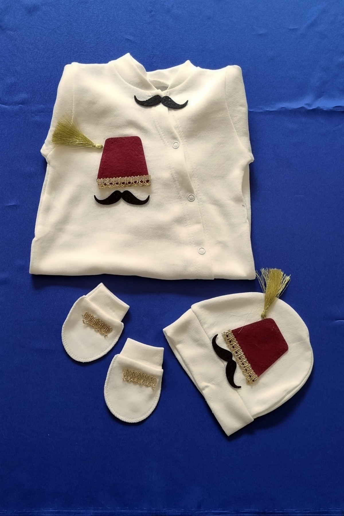 Petite Ponpon BabyErkek Bebek Tulum Seti/hastane Çıkışı Fesli Bıyıklı
