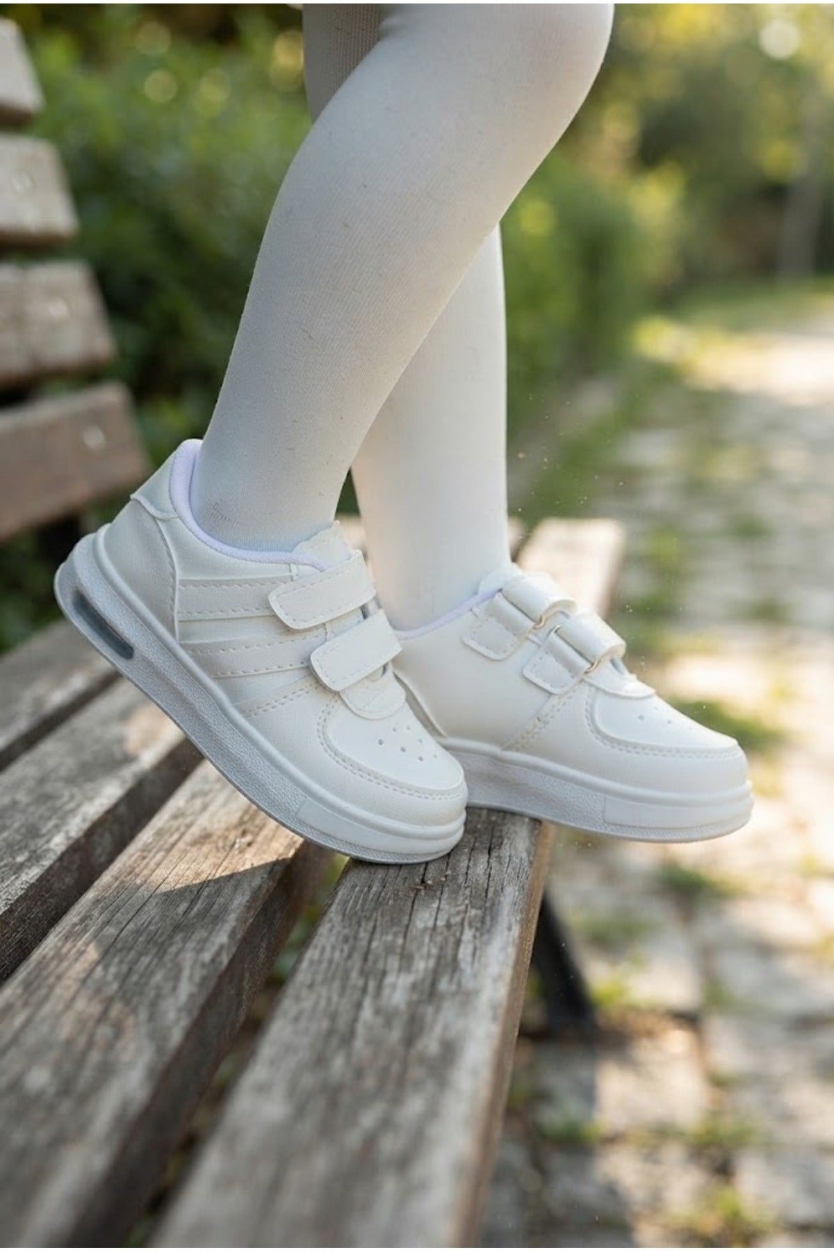 beyaz-cocuk-cirt-cirtli-isikli-casual--484ba0.jpg