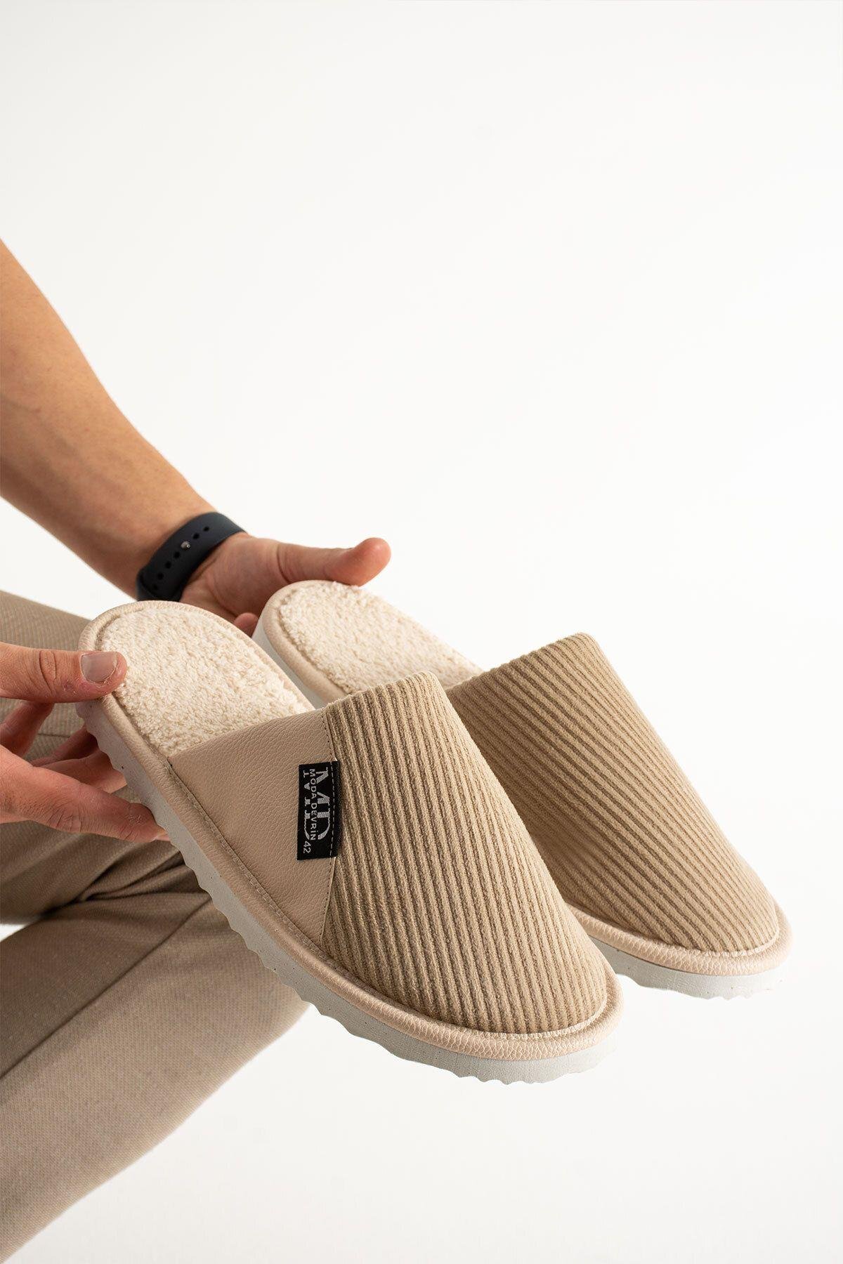 Unisex Bej Yarı Deri İçi Yünlü Terlik