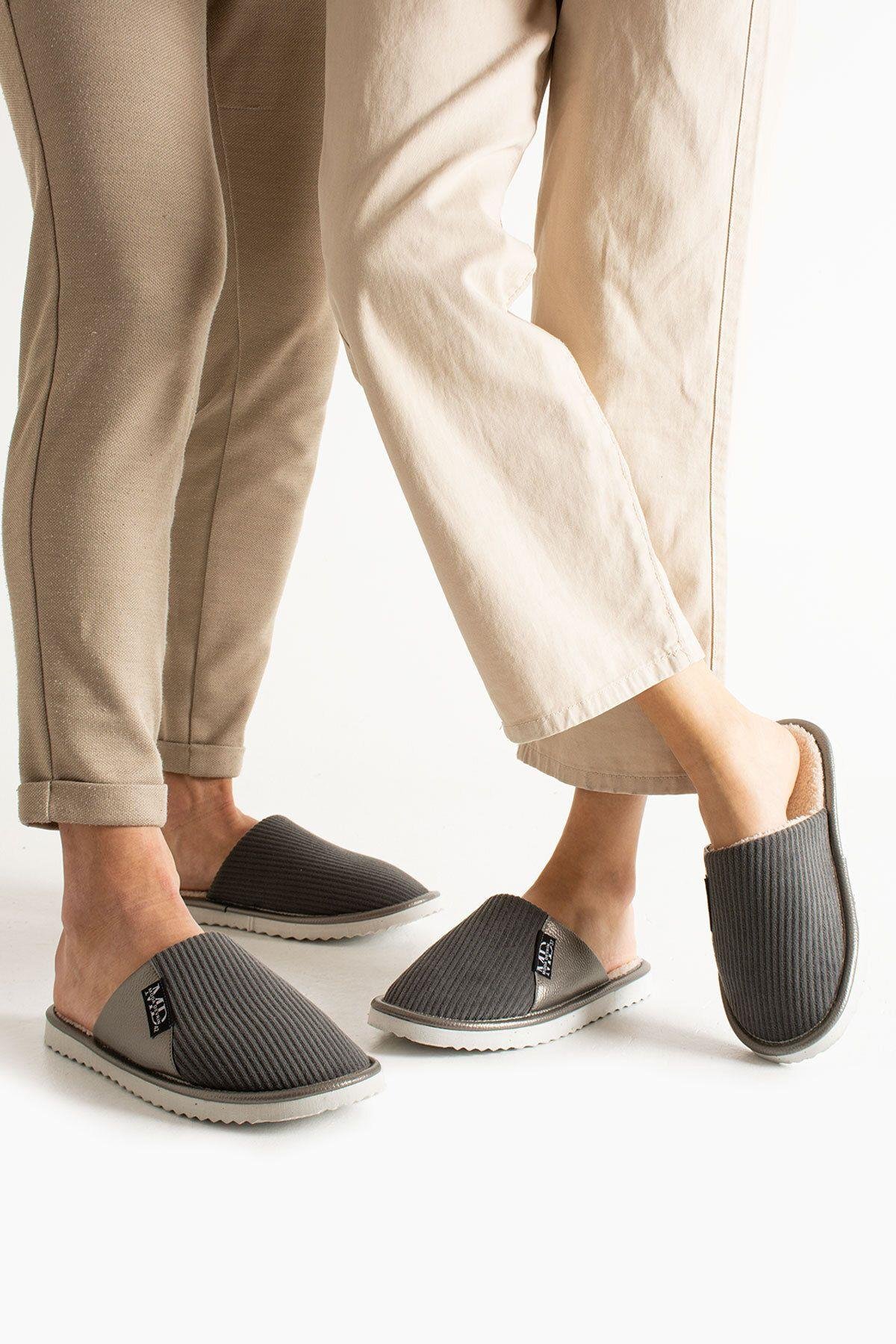 Unisex Gri Yarı Deri İçi Yünlü Terlik