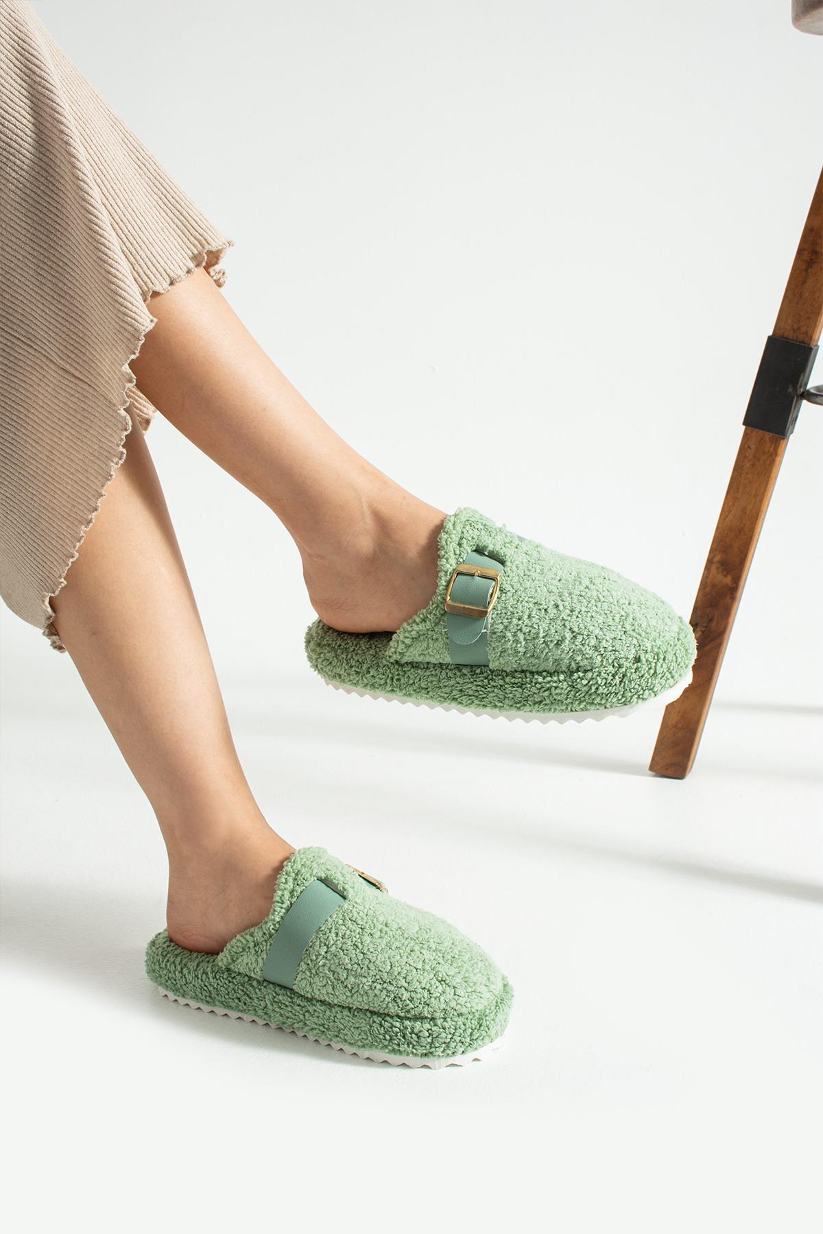yesil-tokali-havlu-kislik-kadin-terlik-933479.jpg