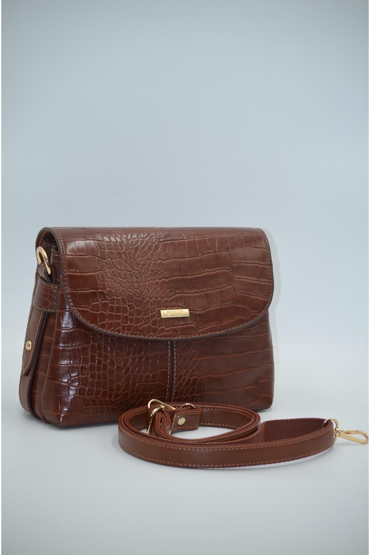 Kapaklı Vintage, Retro, Kullanışlı Çapraz Askılı Kadın Çanta, Omuz Çanta, Anne Çanta, Tasarım Çanta
