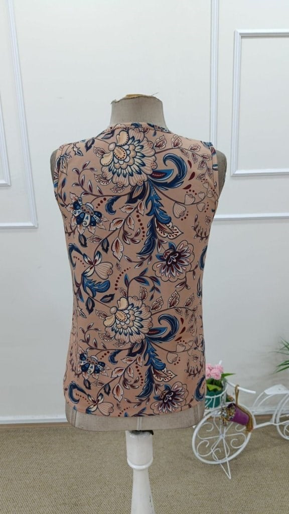 Kadın Askılı V Yakalı Desenli Süprem Bluz