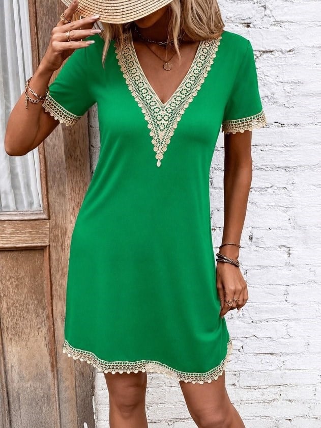Kadın Kısa Kollu V Dantel Yakalı Viskon Kısa Elbise