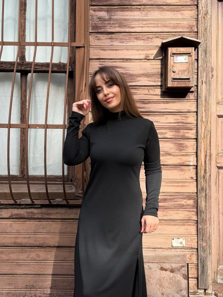 Kadın Uzun Kollu Balıkçı Yaka Derin Yırtmaç Detay Krep Elbise