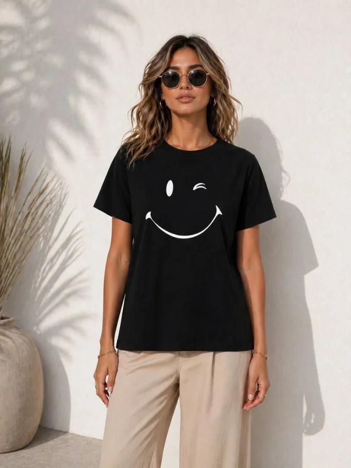 Minimal Gülümseyen Yüz Baskılı Tişört Kısa Kol Yazlık T-Shirt - Siyah