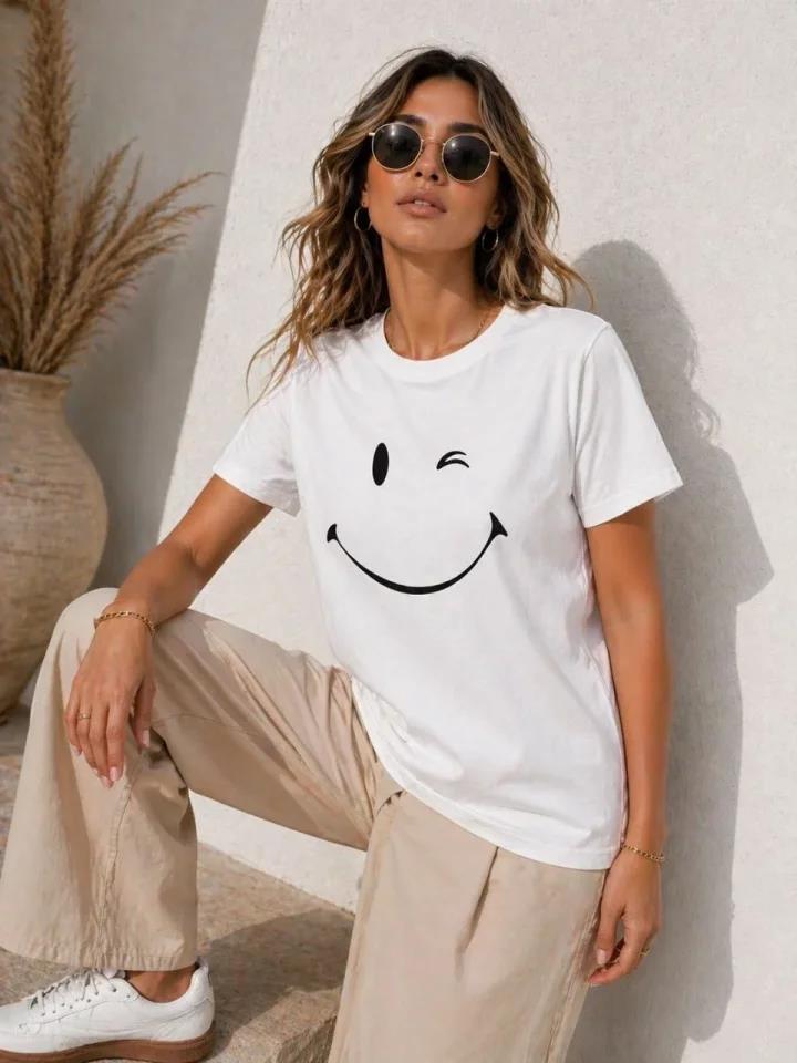 Minimal Gülümseyen Yüz Baskılı Tişört Kısa Kol Yazlık T-Shirt - Beyaz